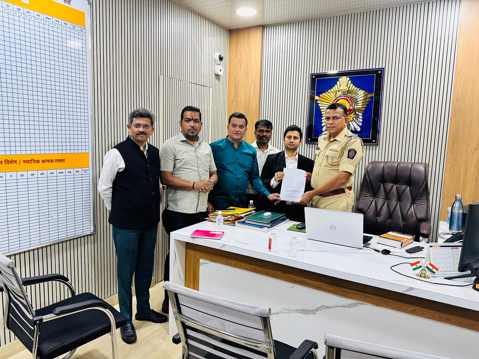 BJP leaders Aniket Nikam and Prakash Gade at Marine Drive Police Station (Photo/@AdvAniketNikam)