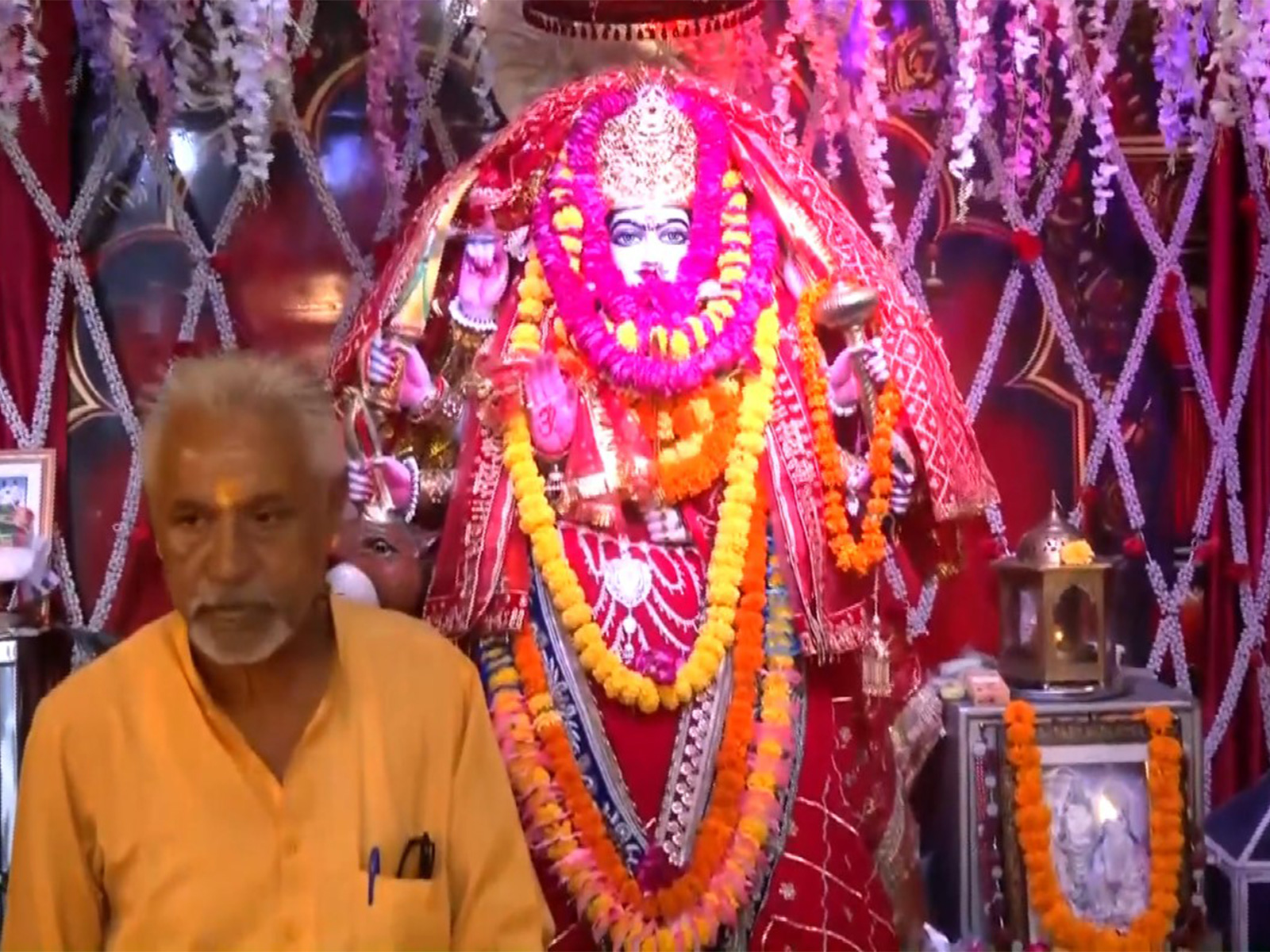 Devotees throng Jaipur's Vaishno Devi temple on Maha Ashtami to worship Goddess Mahagauri (Photo/ANI)