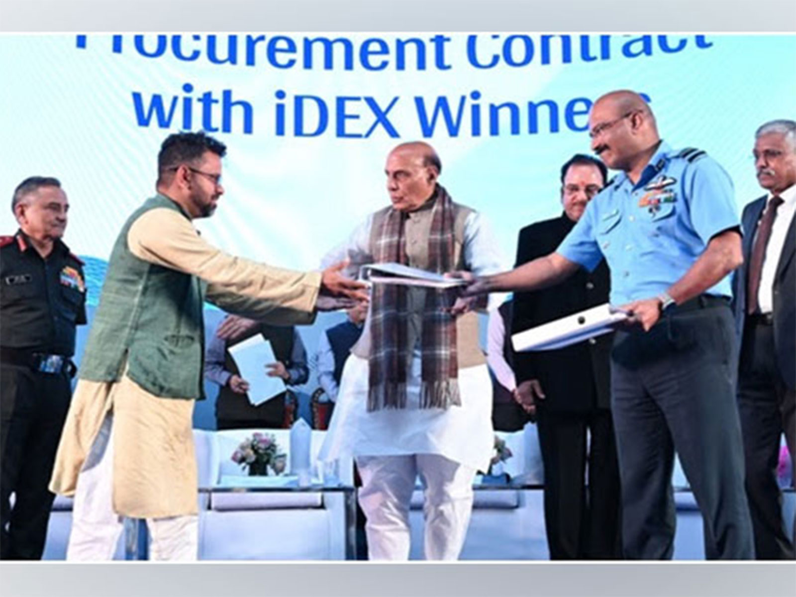 Shivaraman Ramaswamy, Director and CTO, BBBS in the presence of Defence Minister Rajnath Singh (file photo/ANI)