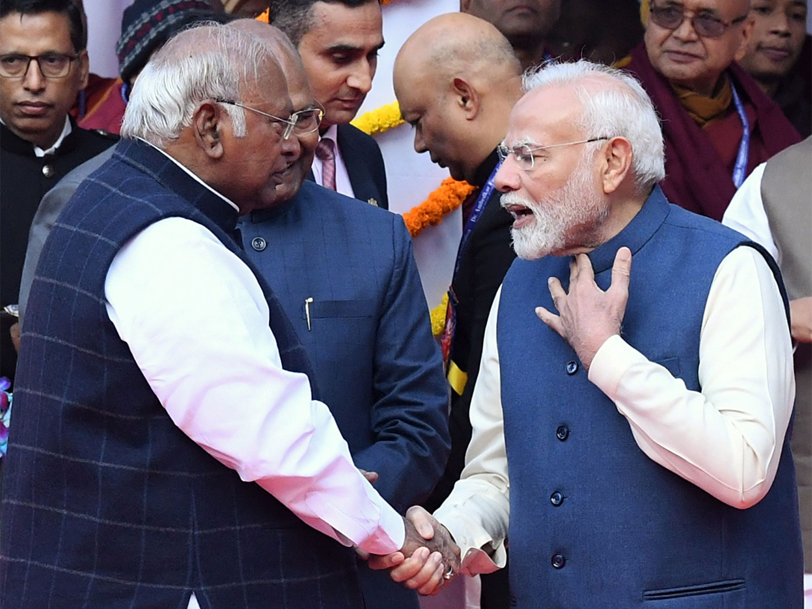 Prime Minister Narendra Modi and Congress President Mallikarjun Kharge (File Photo/ANI)
