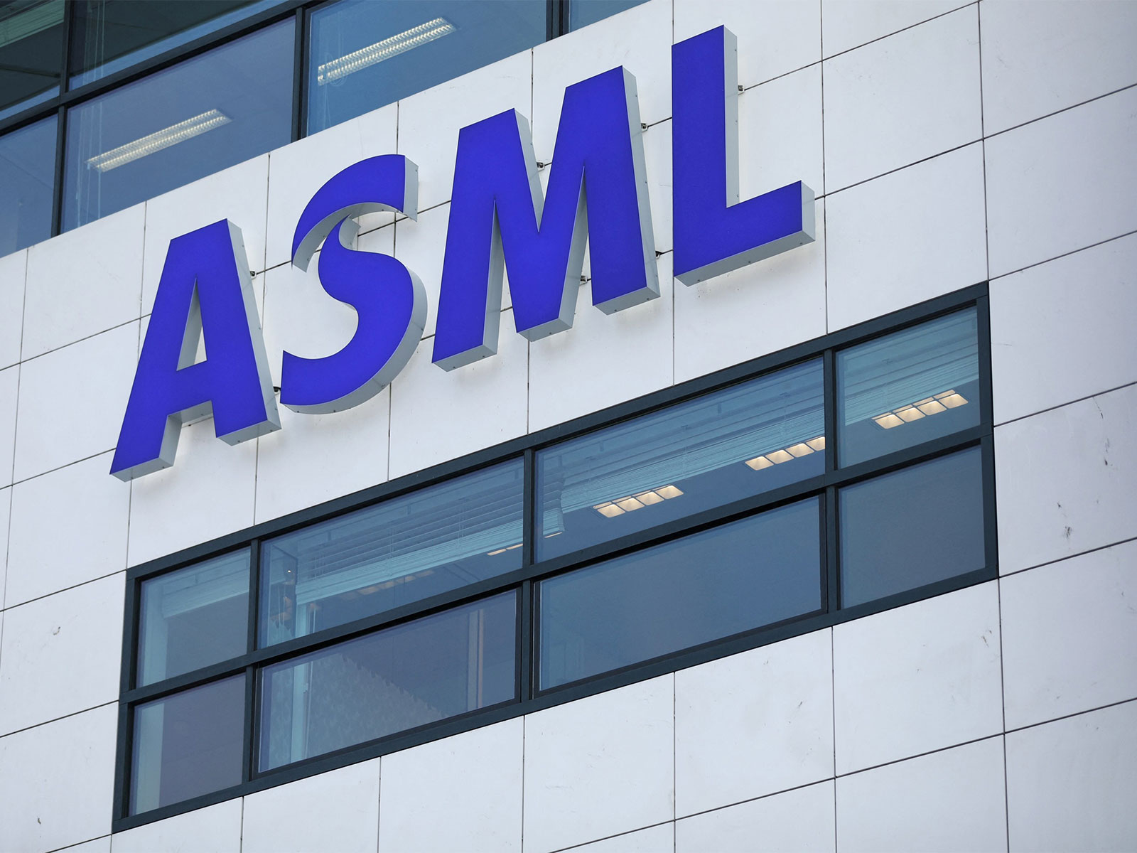 Logo of ASML Holding at the company's headquarters in Eindhoven, Netherlands (Photo/Reuters)