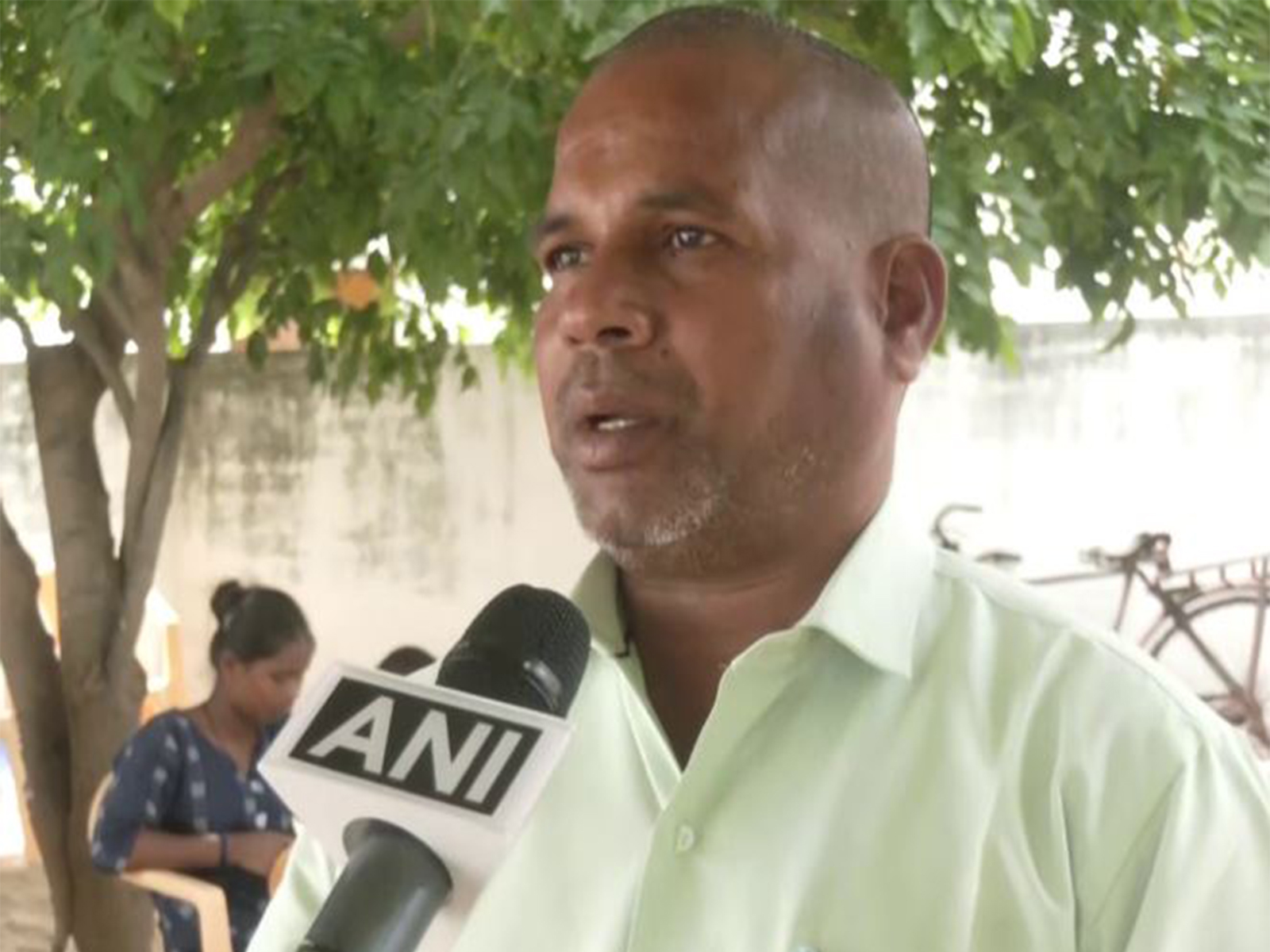 Saktivel, whose wife and daughter died in the Karur stampede (Photo/ANI)