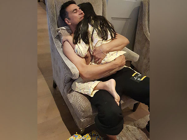 Actor Akshay Kumar and his daughter Nitara (Image source: Akshay's Instagram)