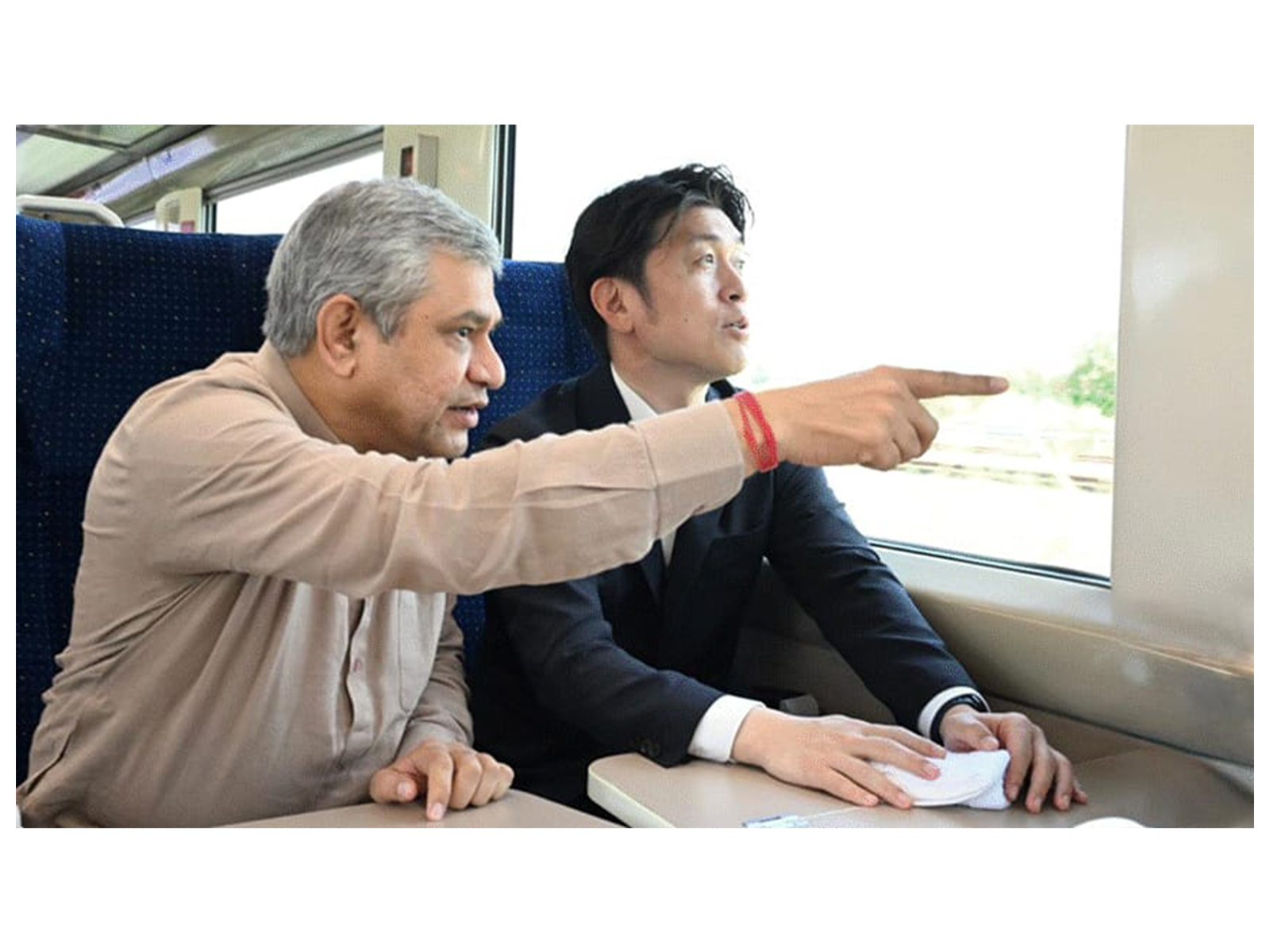 Union Minister Ashwini Vaishnaw with Japan's Minister Hiromasa Nakano (Photo/ Ministry of Railways)