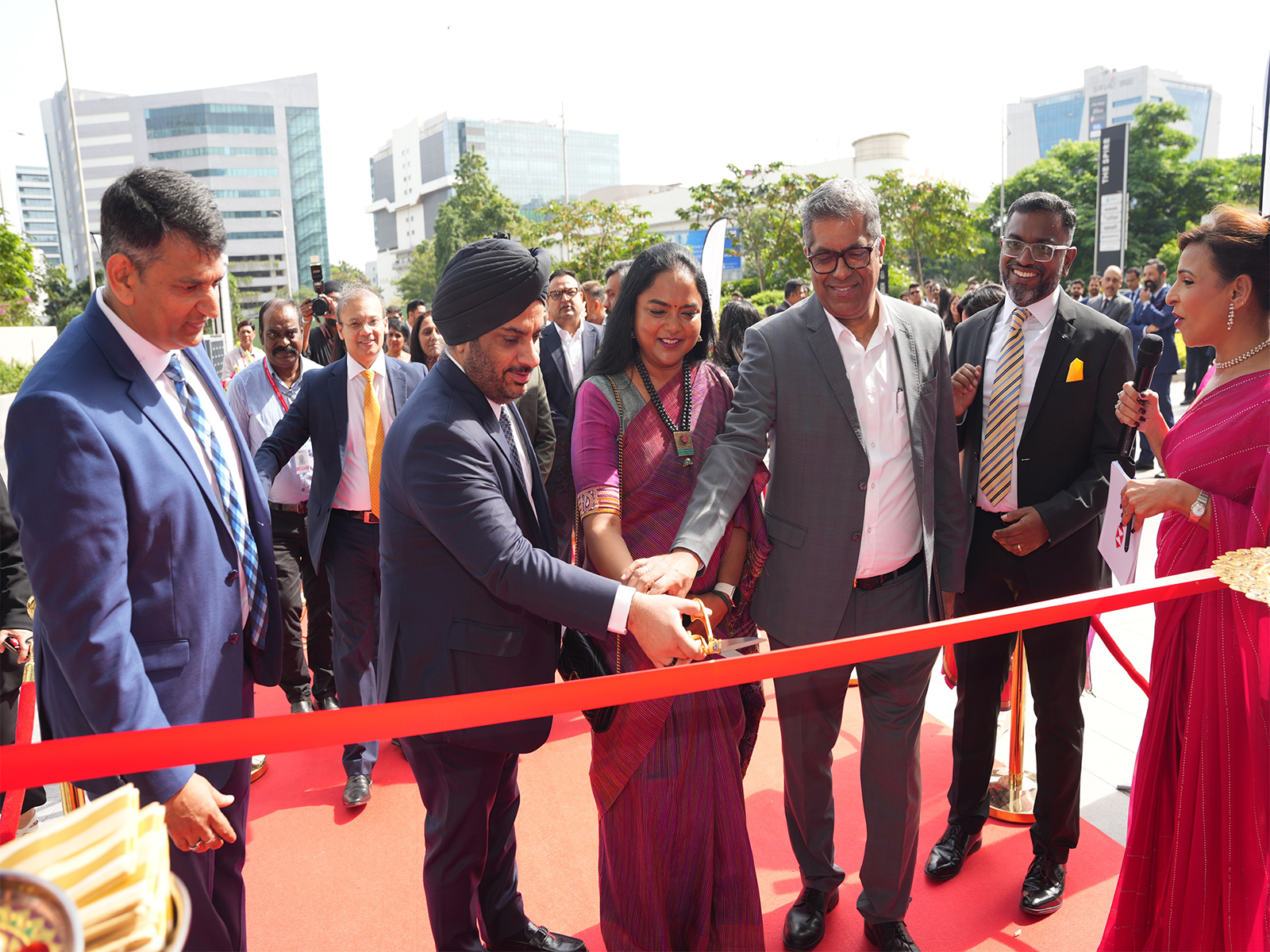 Mr. Sandeep Batra, Head, International Wealth and Premier Banking, HSBC India, inaugurates new branch in HITEC City, Hyderabad