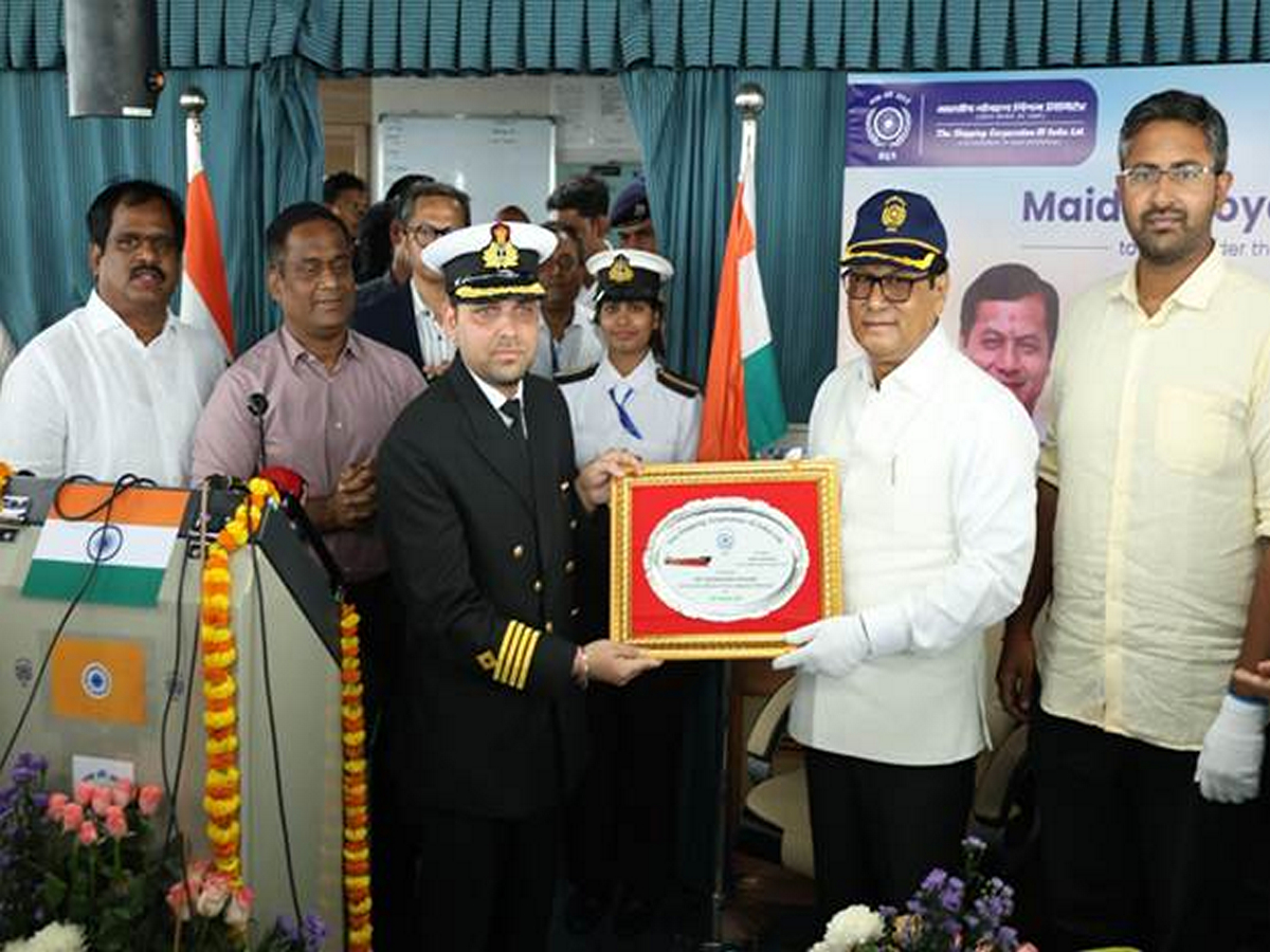 Sarbananda Sonowal during induction of country's third Very Large Gas Carrier (VLGC) "Shivalik" (Photo/PIB)