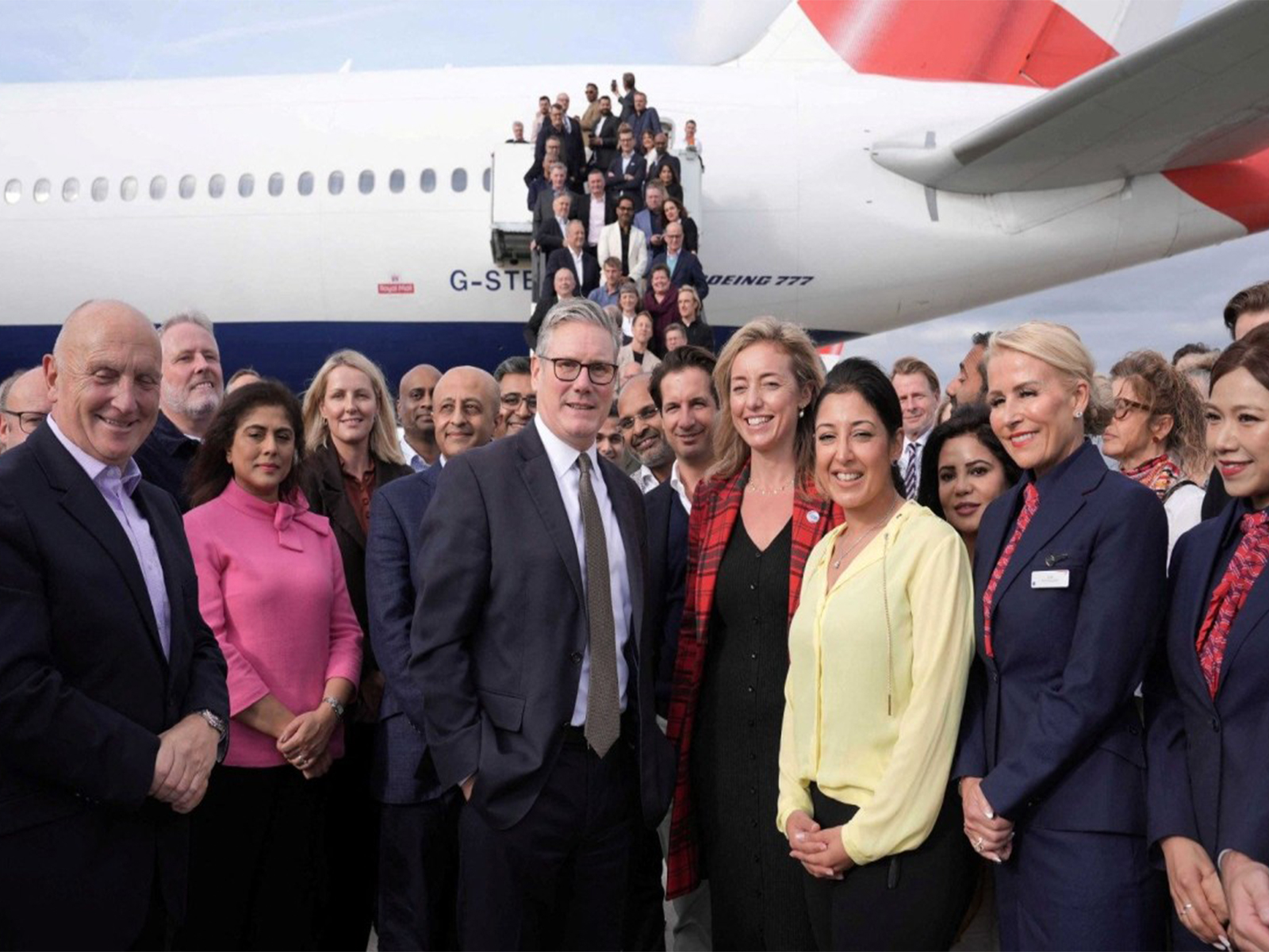 UK Prime Minister Keir Starmer with his business delegation at London's Heathrow Airport  (Photo/Reuters)