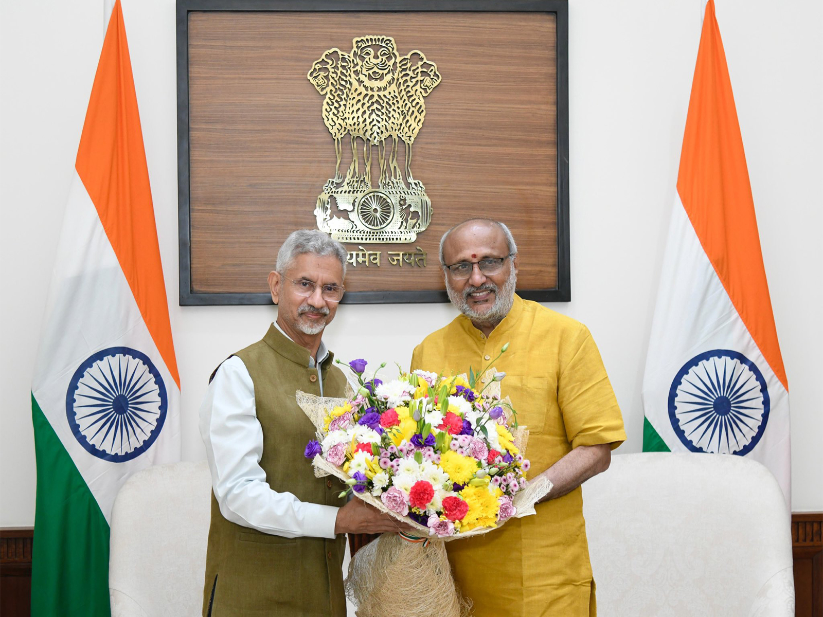 External Affairs Minister S. Jaishankar with Vice President CP Radhakrishnan (Photo:X/@DrSJaishankar)
