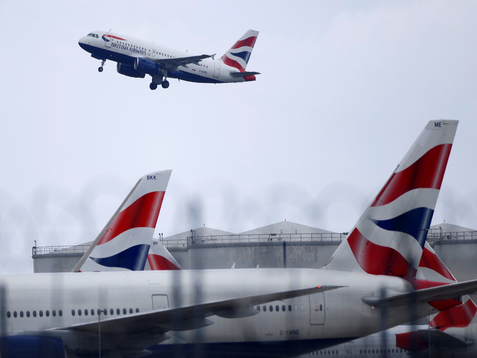 A British Airways Airbus A319 aircraft takes off from Heathrow Airport in London, United Kingdom. (File Photo/Reuters)