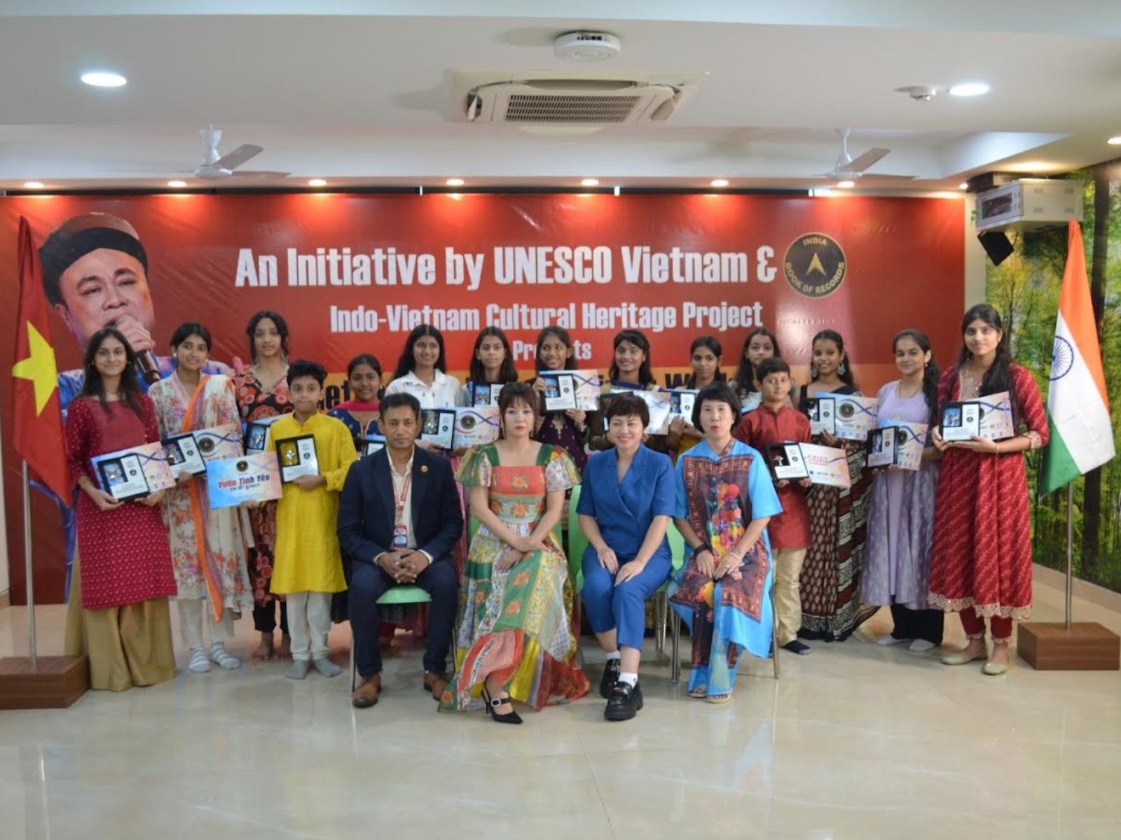 (from left) Dr. Biswaroop Roy Chowdhury, Nguyen Thu Trang, Chu Thi Hang and Dr. Nguyen Hoang Anh (Julia) with the dance workshop participants.