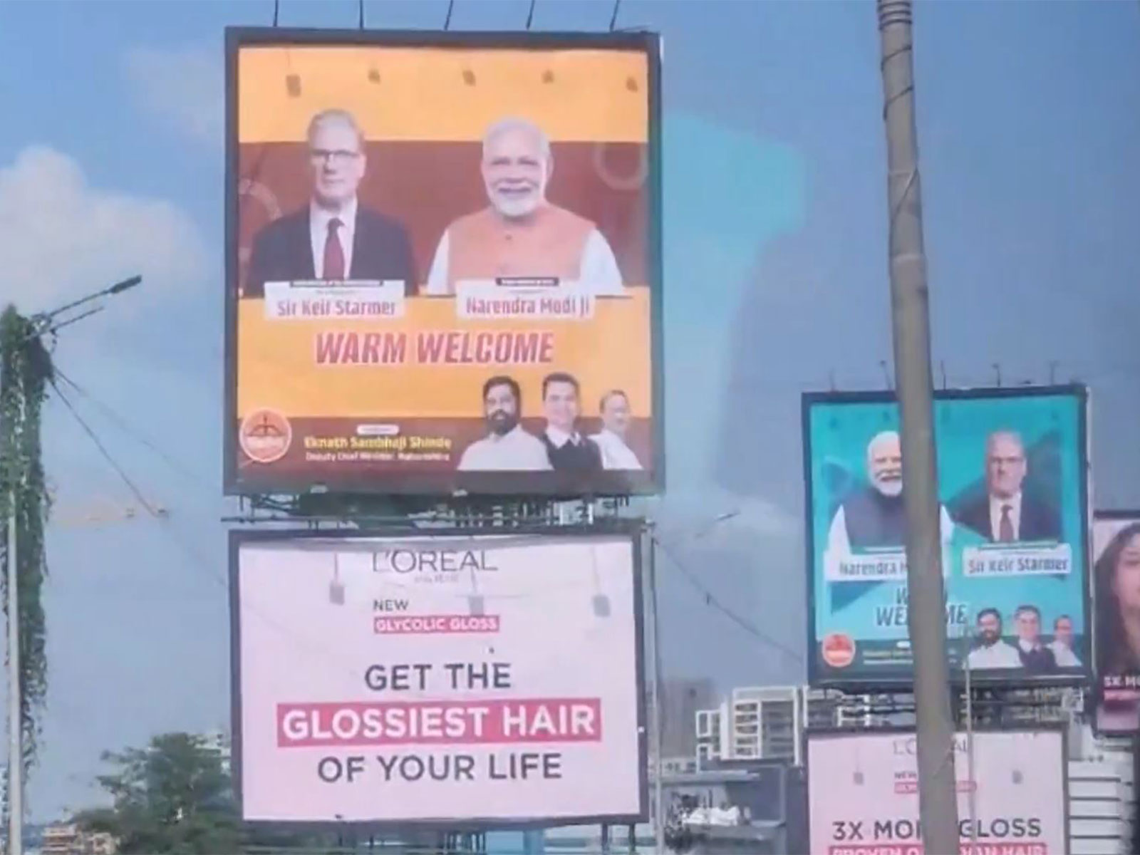 Billboards in Mumbai display images of UK Prime Minister Keir Starmer and Indian Prime Minister Narendra Modi with a message reading "Warm Welcome" ahead of Starmer's maiden visit to India. (Photo: X/@MEAIndia)