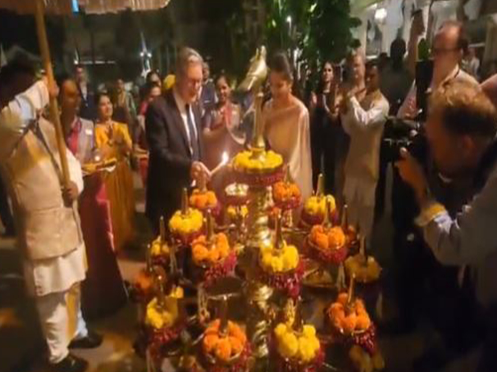 UK Prime Minister Keir Starmer lights diyas in Mumbai, symbolising the cultural ties between India and the United Kingdom ahead of the Diwali festival. (Photo/ANI)