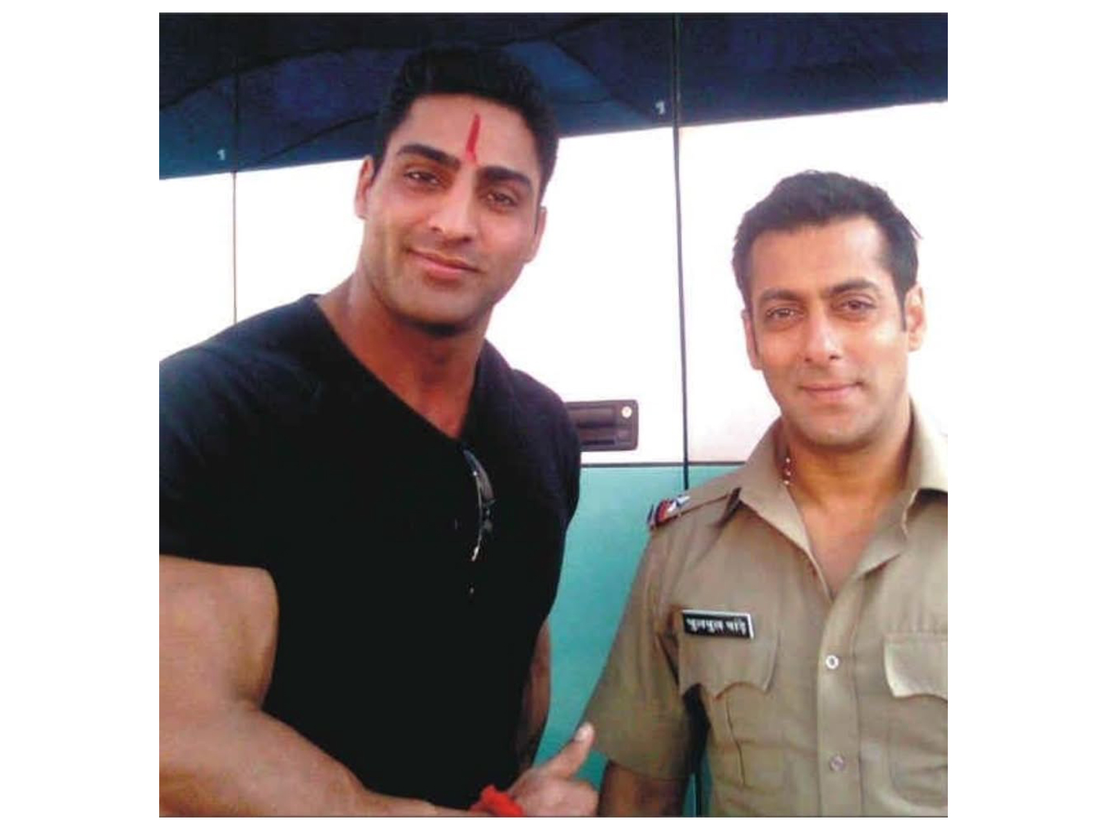 Actor Salman Khan with late bodybuilder Varinder (Image soure: Salman's X account)