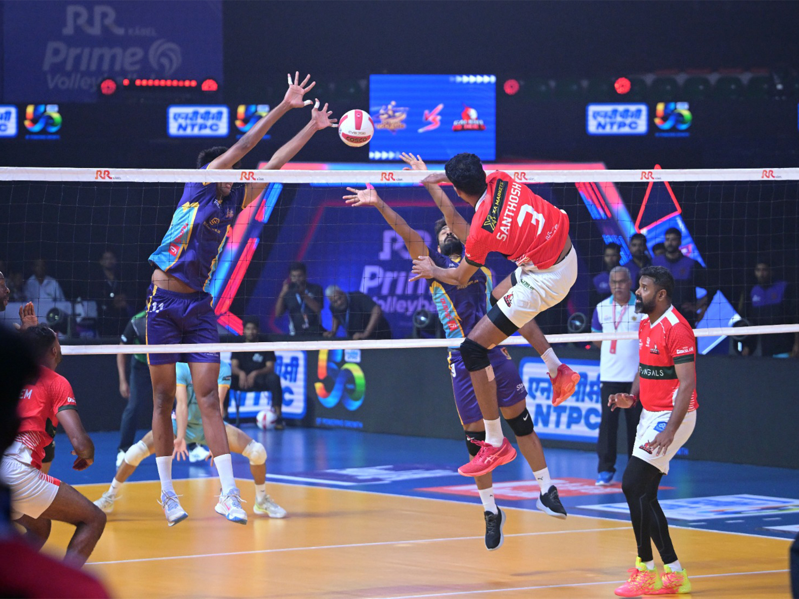Delhi Toofans and Calicut Heroes in action. (Photo: PVL)