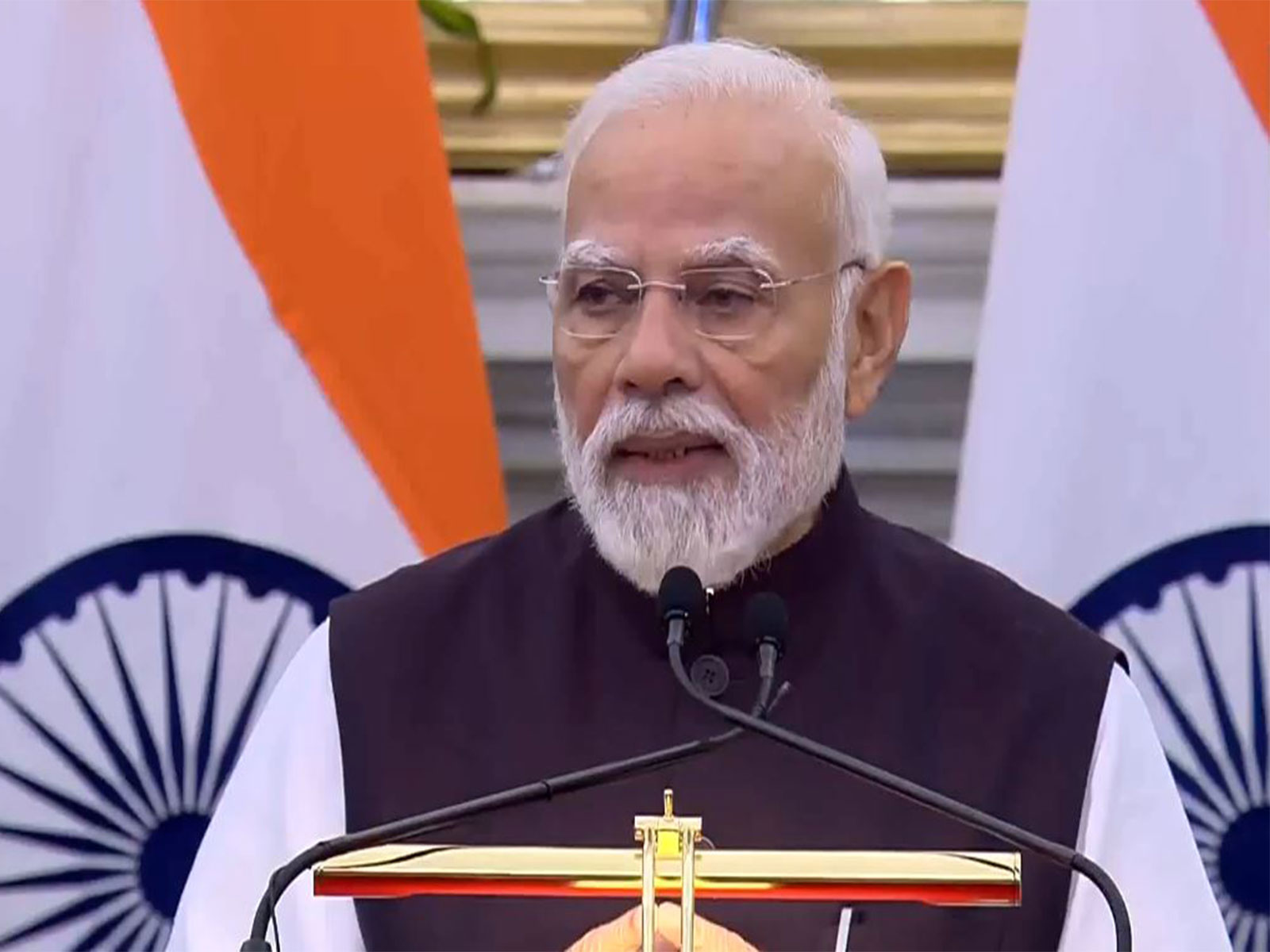  Prime Minister Narendra Modi while adressing the joint press conference with Mongolian President Khurelsukh Ukhnaa in New Delhi (Photo/ANI)