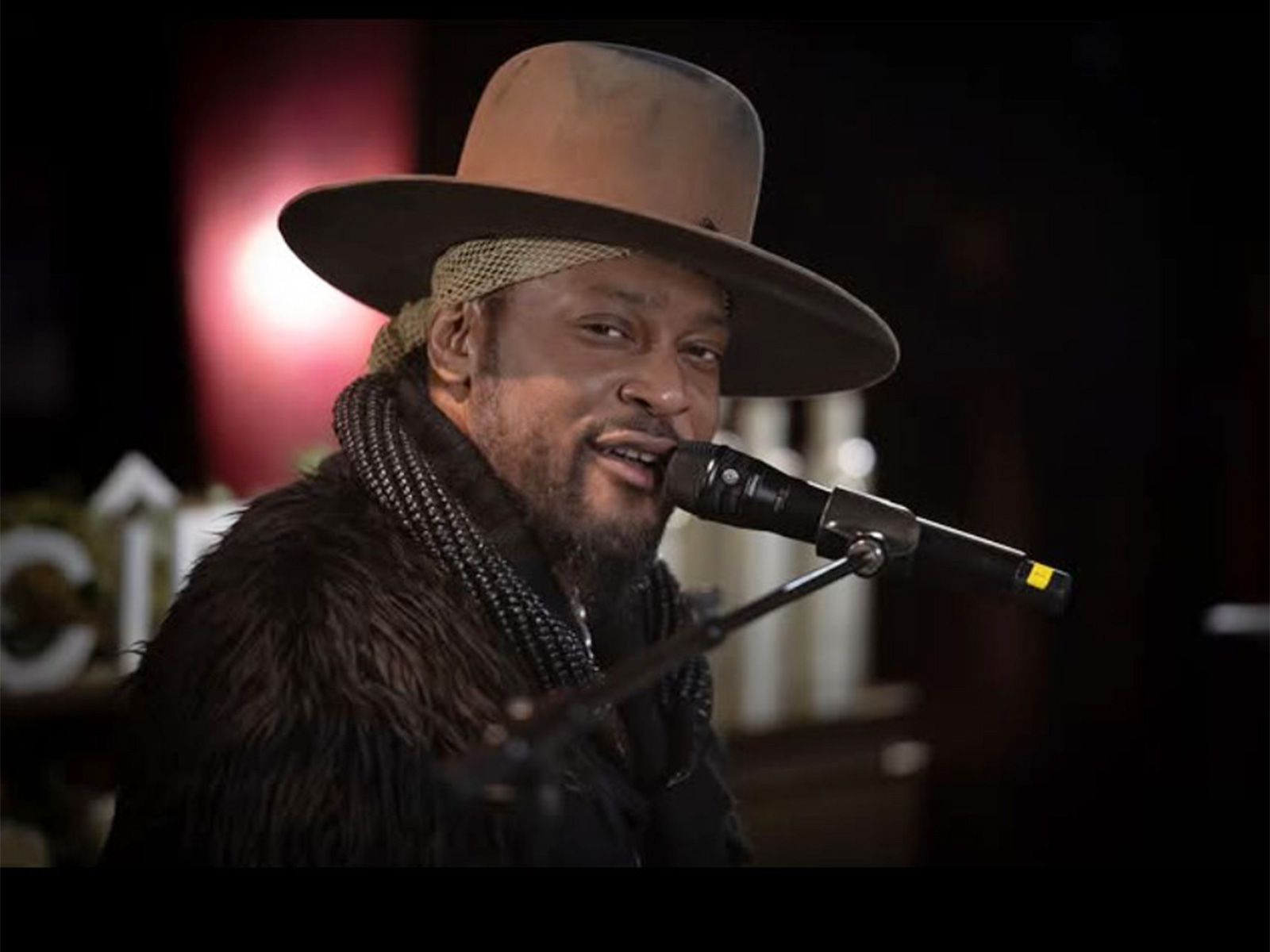 Late R&B legend D'Angelo (Image source: Instagram/ @mtv)