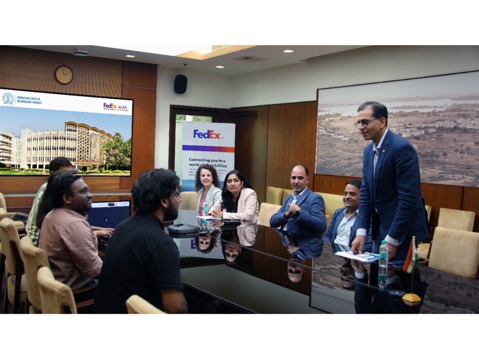 Vishal Talwar, EVP and Chief Digital & Information Officer, FedEx, and President, FedEx Dataworks, interacts with IITB-FedEx ALFA students on tech-driven supply chain solutions
