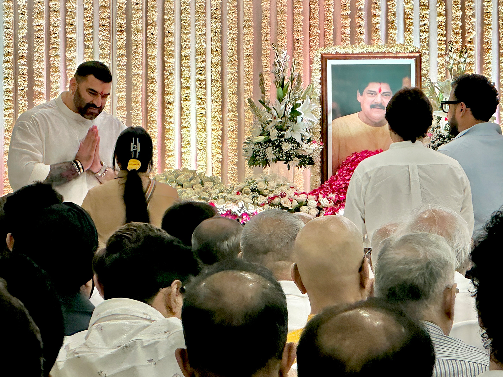 Nikitin Dheer at his father Pankaj Dheer's prayer meet (Image source: ANI)