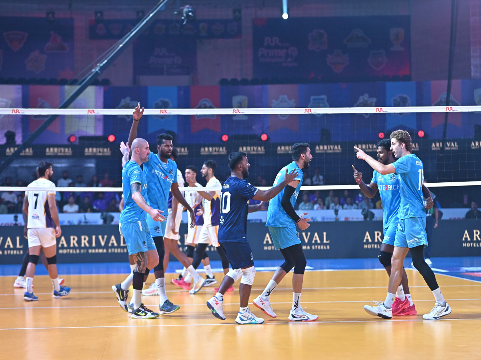Volleyball action (Photo: Prime Volleyball League)