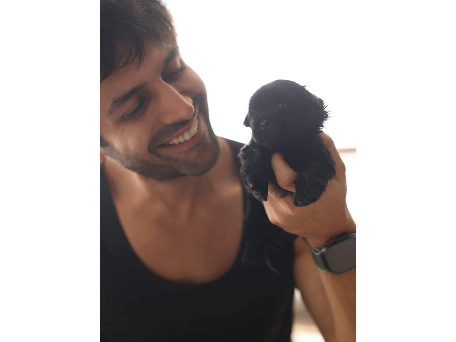 Actor Kartik Aaryan with his pet (Image source: Kartik's Instagram)