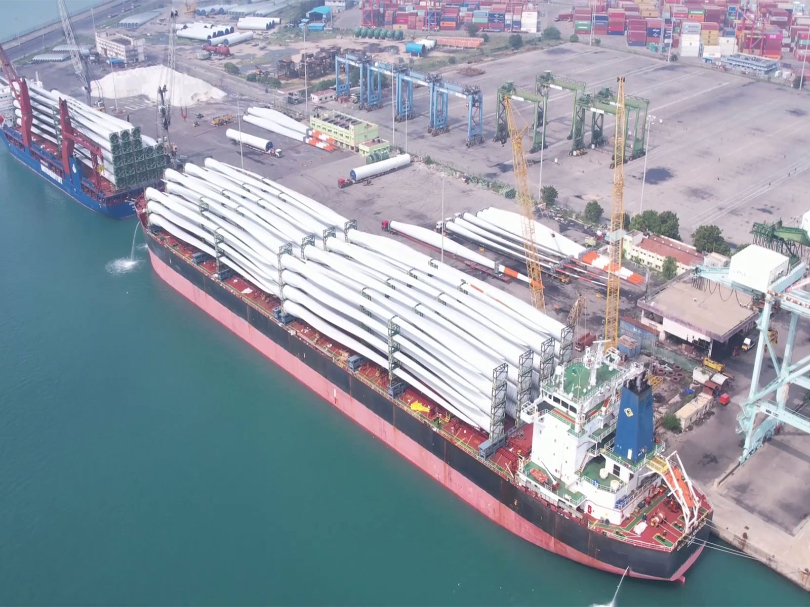 V.O. Chidambaranar Port in Thoothukudi handles record windmill blade exports, strengthening India's renewable energy supply chain. (Image Source: VOC)
