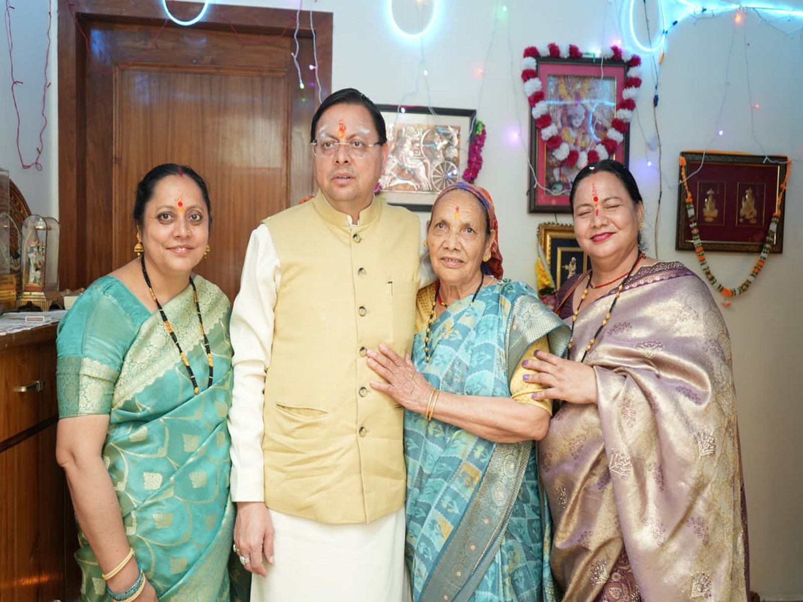 Uttarakhand CM Pushkar Singh Dhami with his family on Bhai Dooj (Photo/X@pushkardhami)