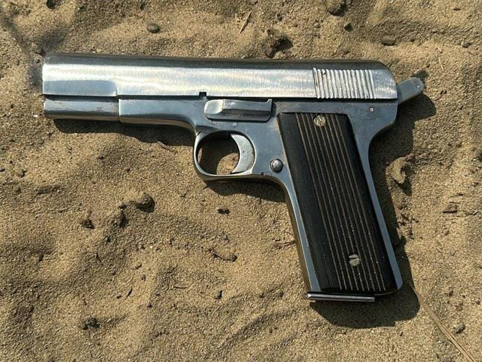 Visual of recovered pistol (Photo: @DGPPunjabPolice/X)