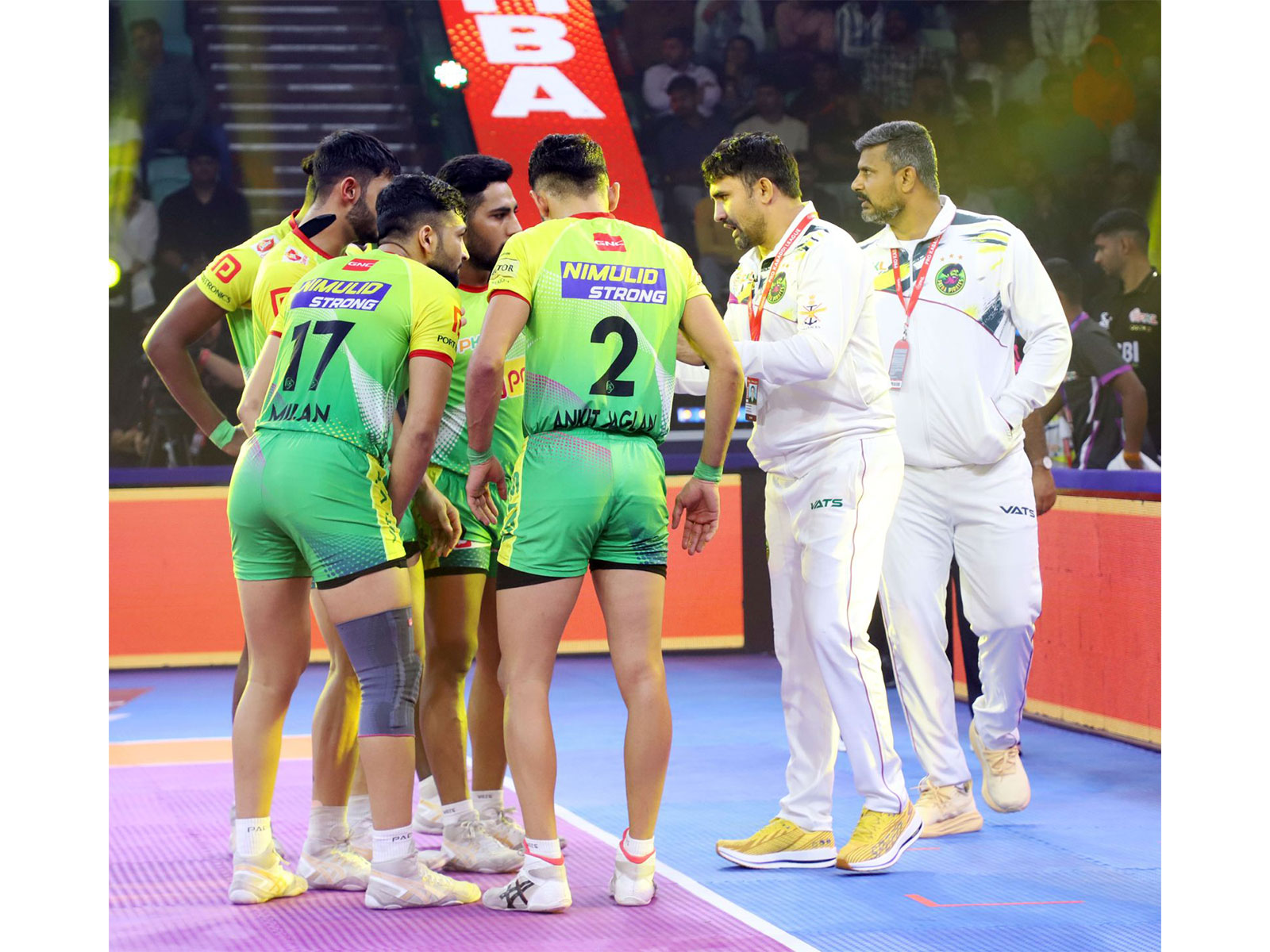 Patna Pirates players and coaching staff (Photo: PKL)