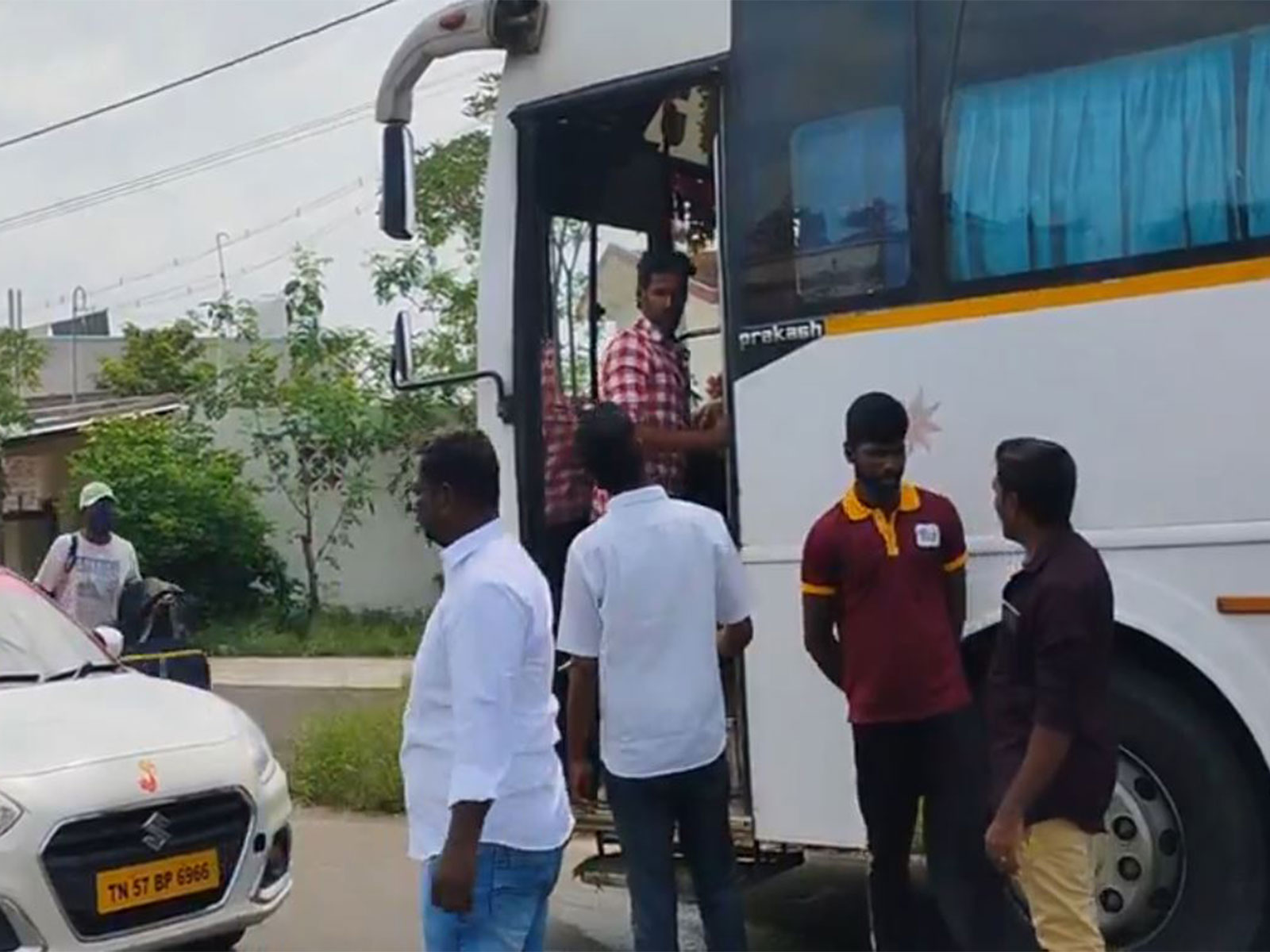 Karur tragedy victims' families being transported to Chennai to meet TVK leader Vijay (Photo/ANI)
