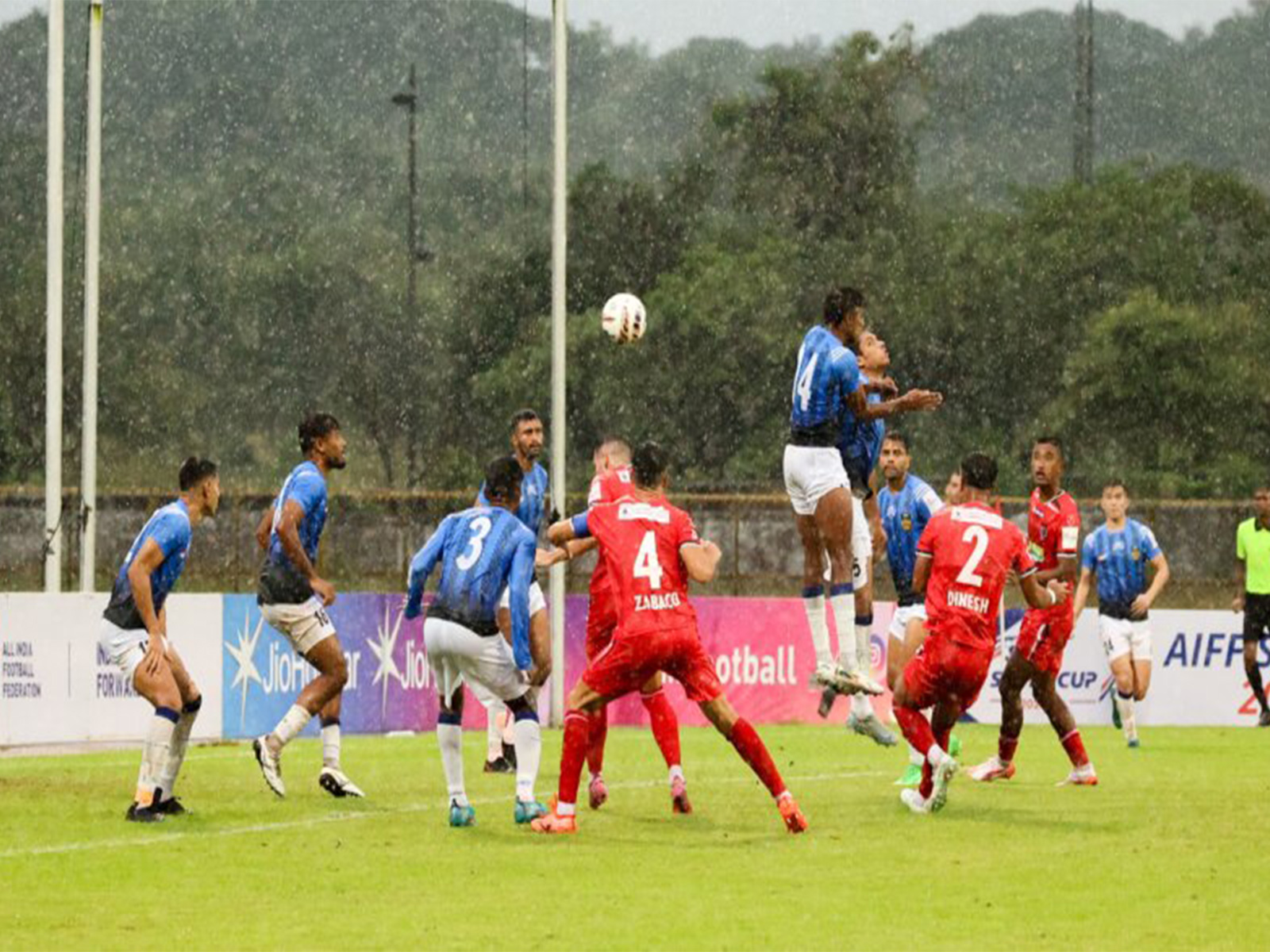NorthEast United FC and FC Goa in action (Photo: AIFF)