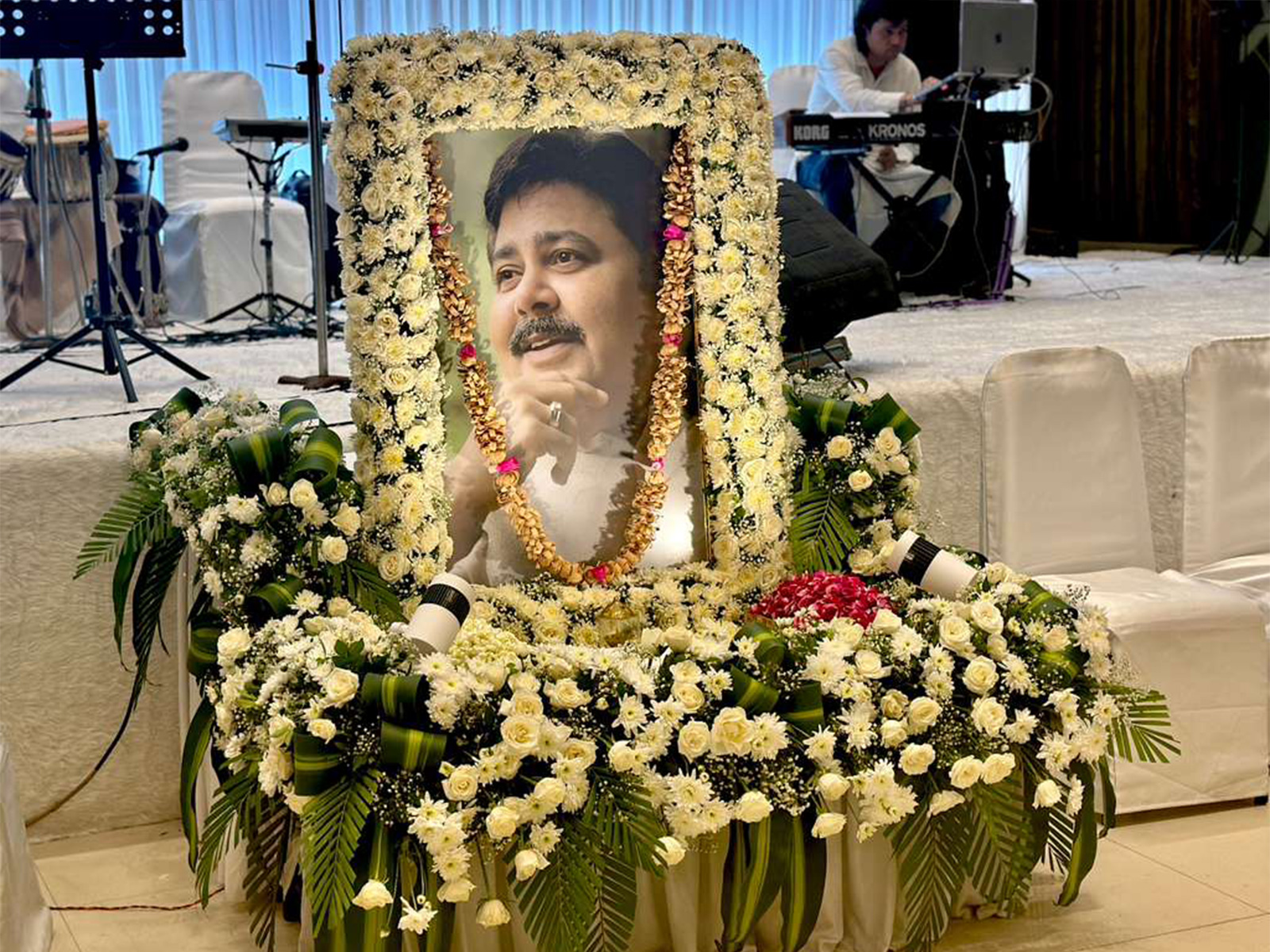 Late actor Satish Shah's prayer meet (Image source/ANI)