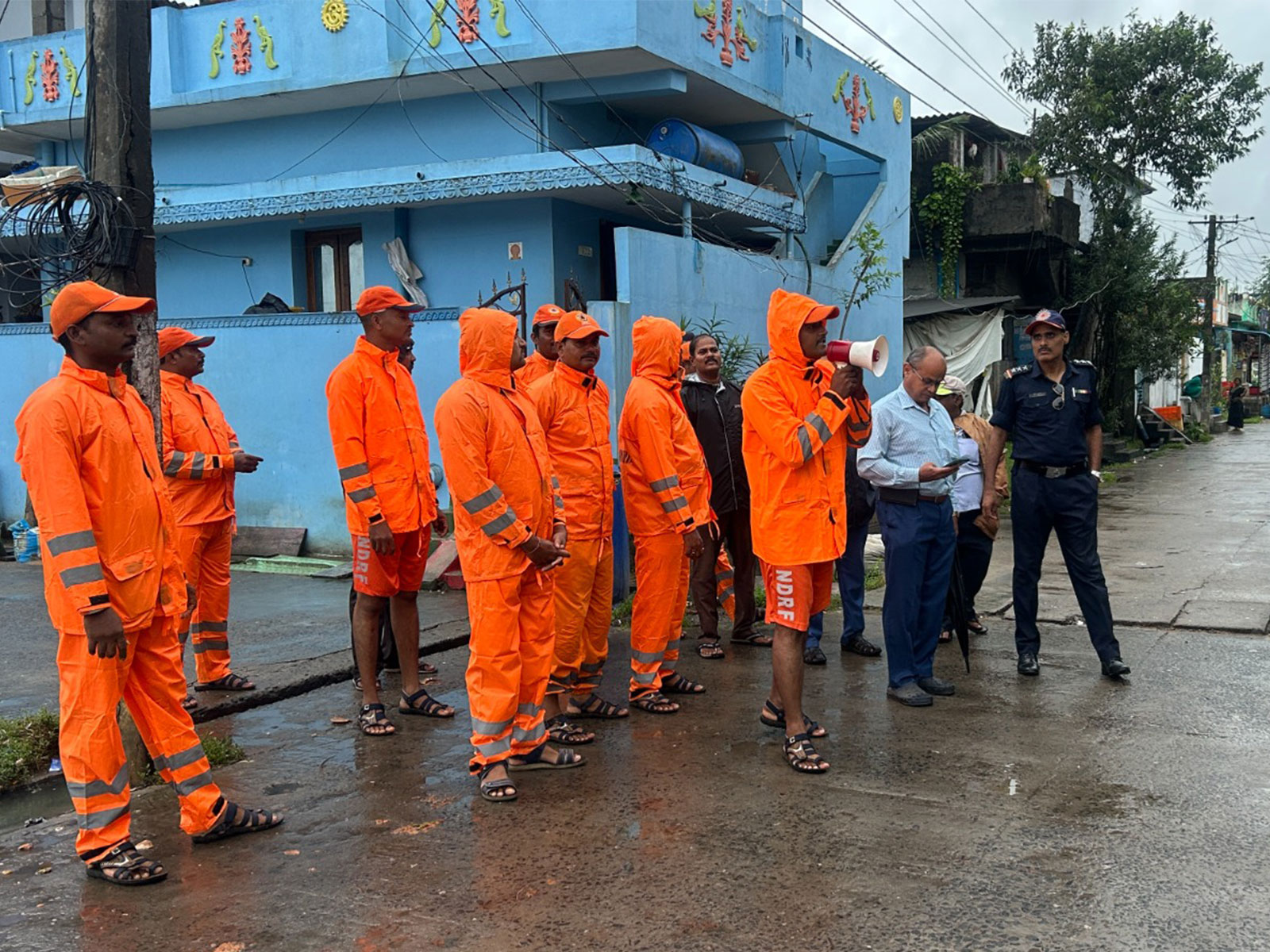 NDRF has pre-deployed 25 teams across coastal districts of Andhra Pradesh, Odisha, Tamil Nadu, Chhattisgarh, and Puducherry(Photo credit/ NDRF)