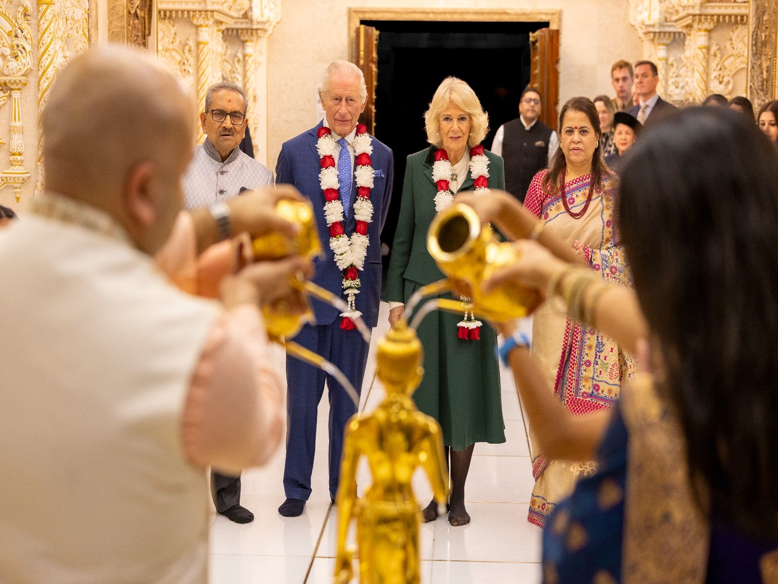 King Charles III and Queen Camilla visits BAPS Shri Swaminarayan Mandir in Neasden, London (Photo/BAPS)