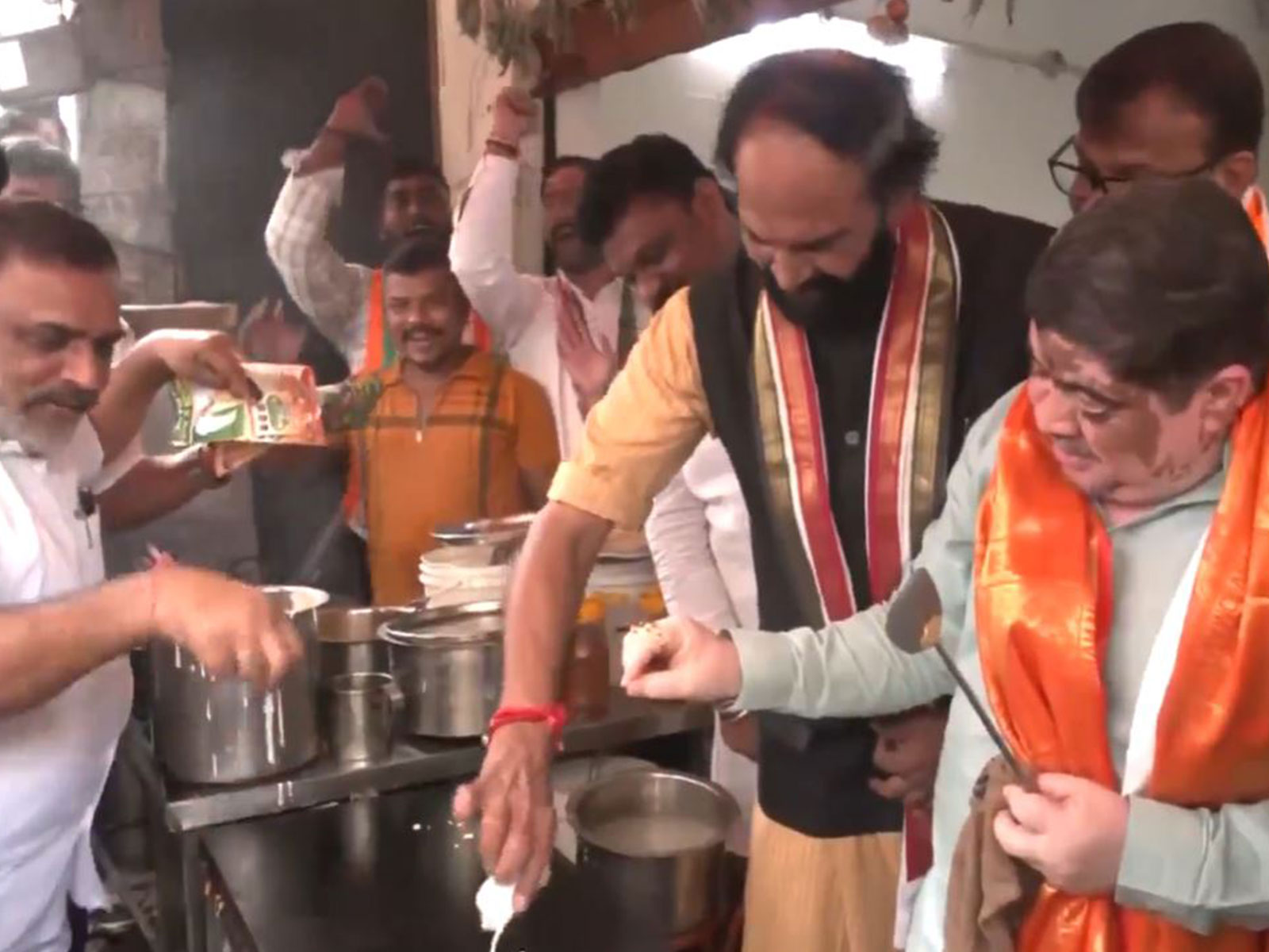 Telangana Ministers Uttam Kumar Reddy and Ponnam Prabhakar during campaign for Jubilee Hills by-election (Photo/ANI)