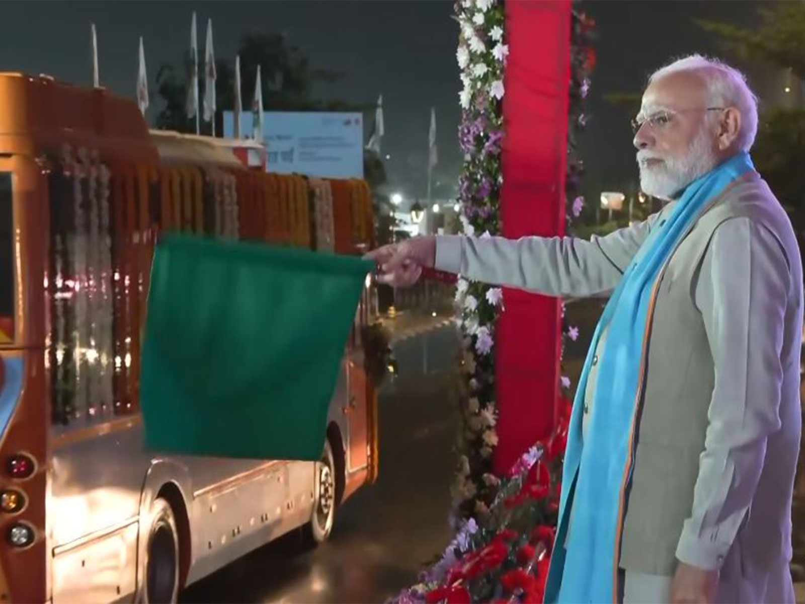 Prime Minister Modi flags off e-buses in Gujarat's Ekta Nagar (Photo/DD)
