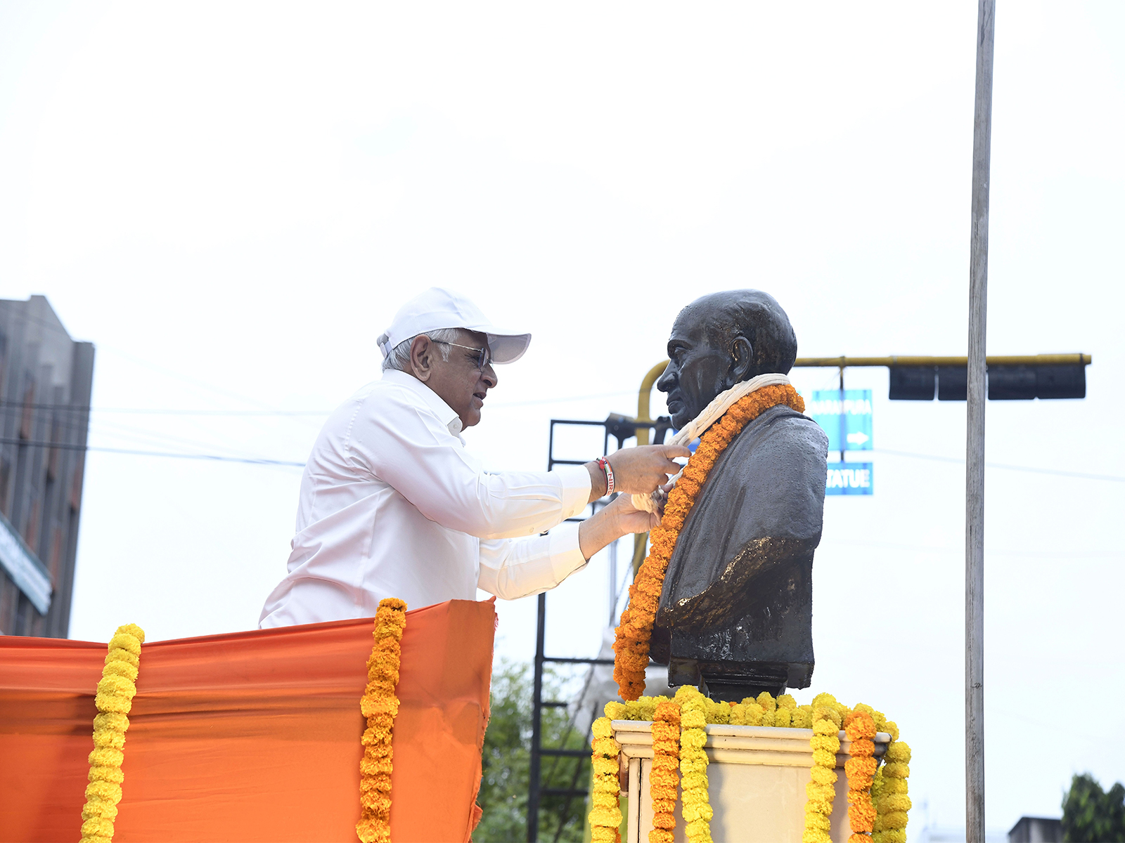 On 150th birth anniversary of Sardar Vallabhbhai Patel, Ahmedabad Municipal Corporation organises a 'Unity March' (Photo/ANI)