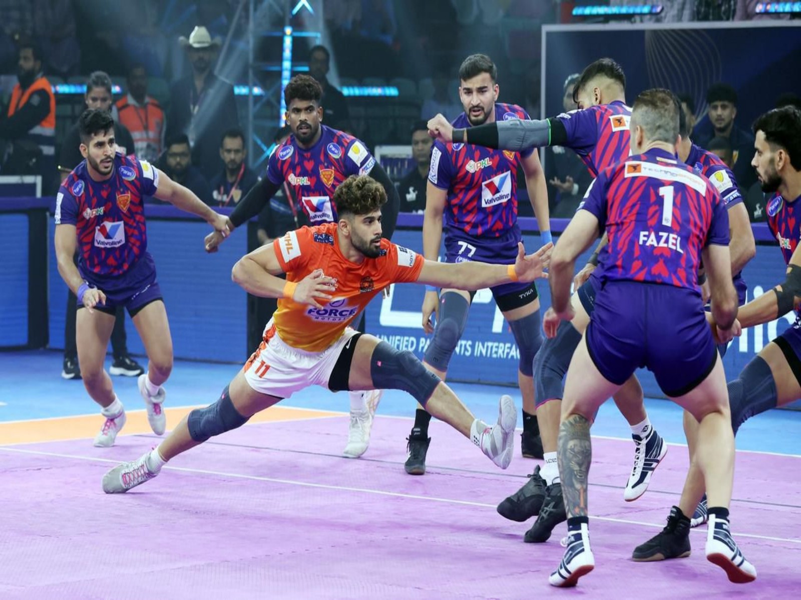 Players in action during the PKL 12 final (Photo: PKL)