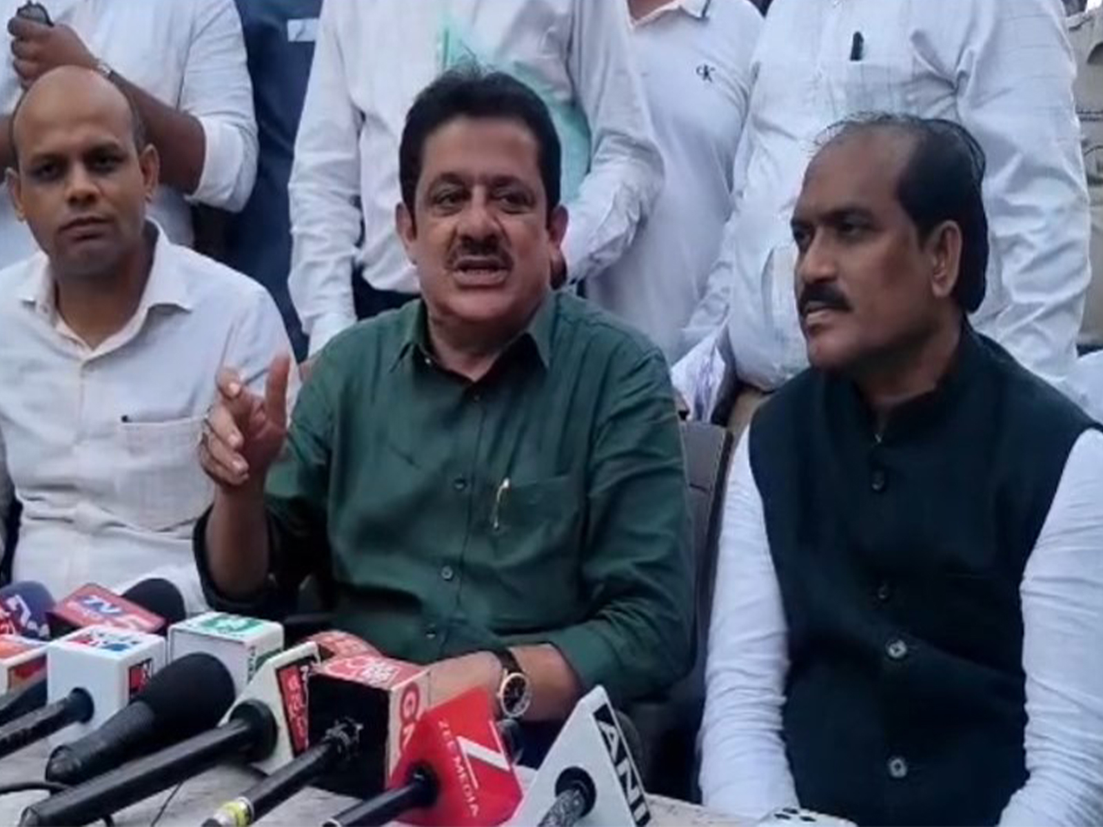 Karnataka's Housing minister Zameer Ahmad Khan  (Photo/ANI)