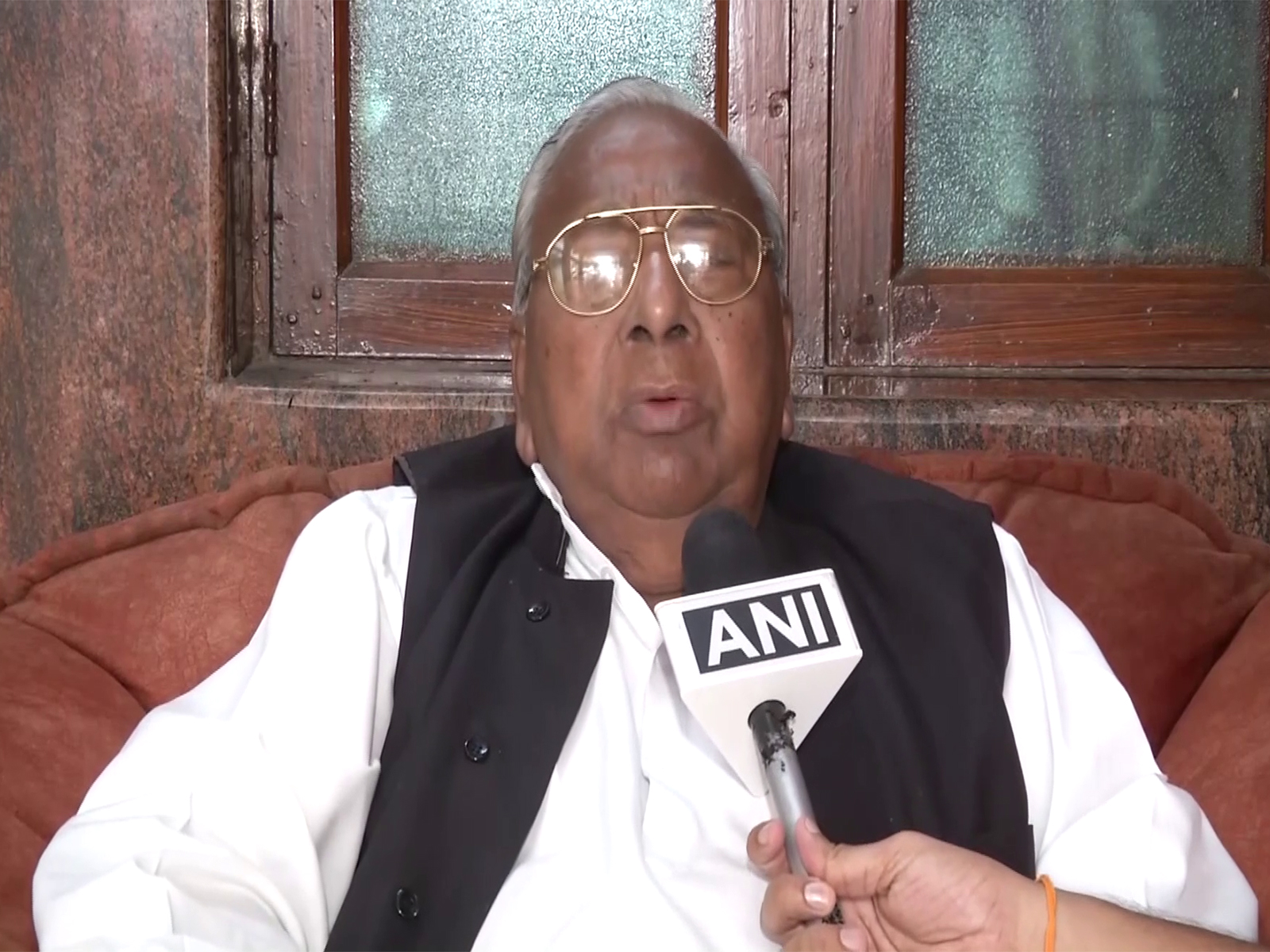 Congress leader V Hanumantha Rao (Photo/ANI)