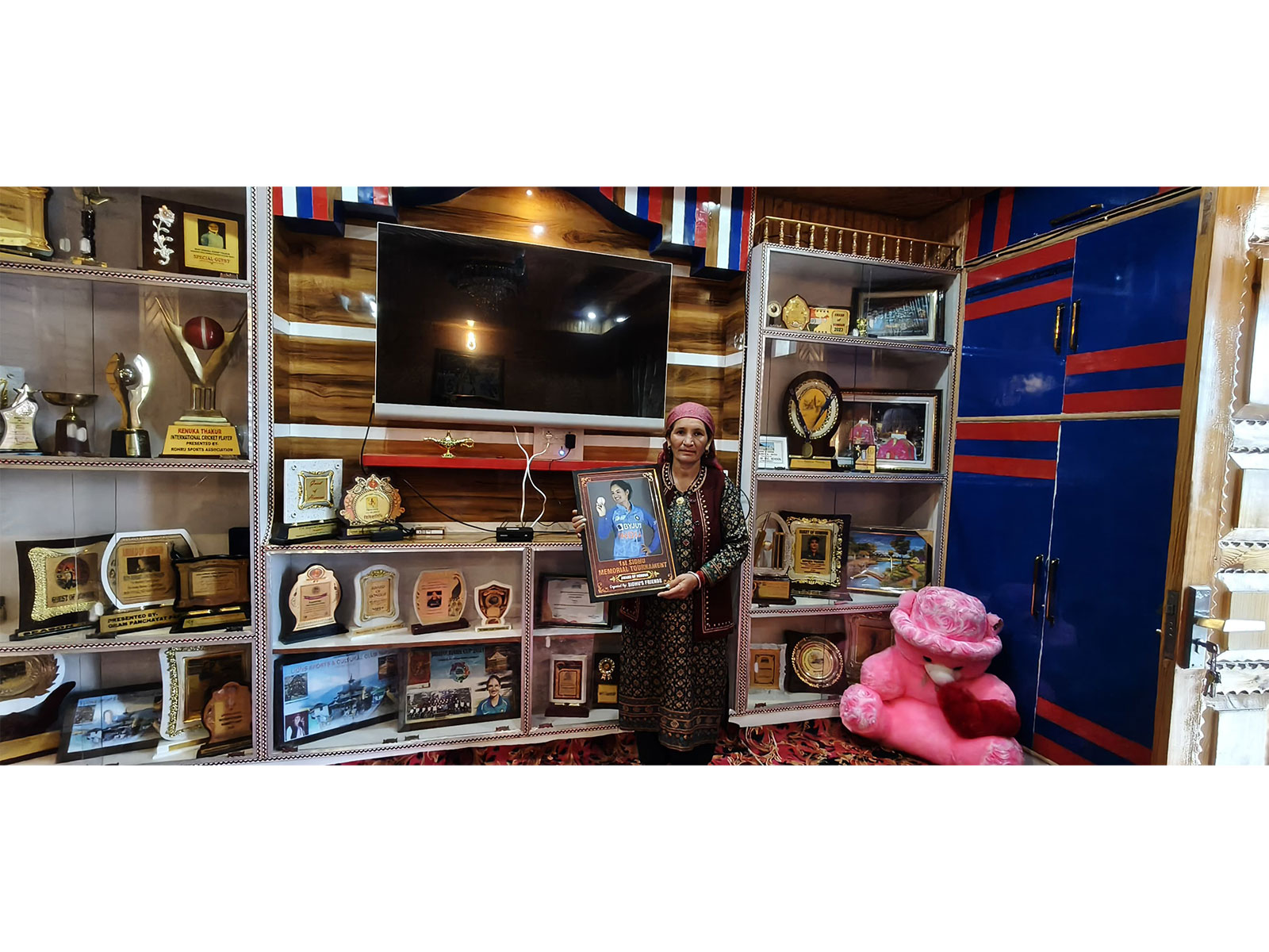Renuka's mother Sunita Thakur with trophies. (Photo/ANI)