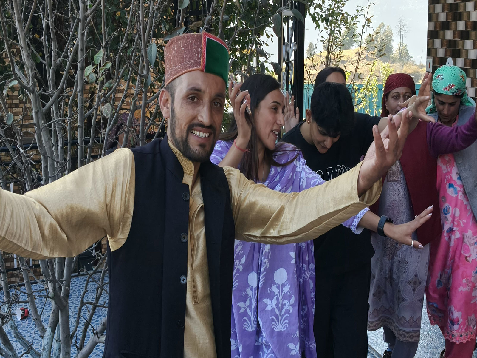 Celebration in Renuka Thakur's village with her mother. (Photo/ANI)
