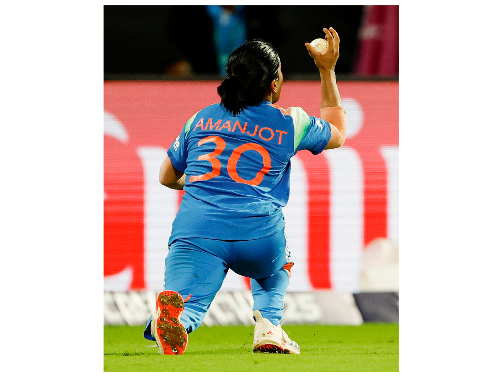 India Women's Amanjot Kaur takes the catch to dismiss South Africa Women's skipper Laura Wolvaardt. (Photo/ANI)