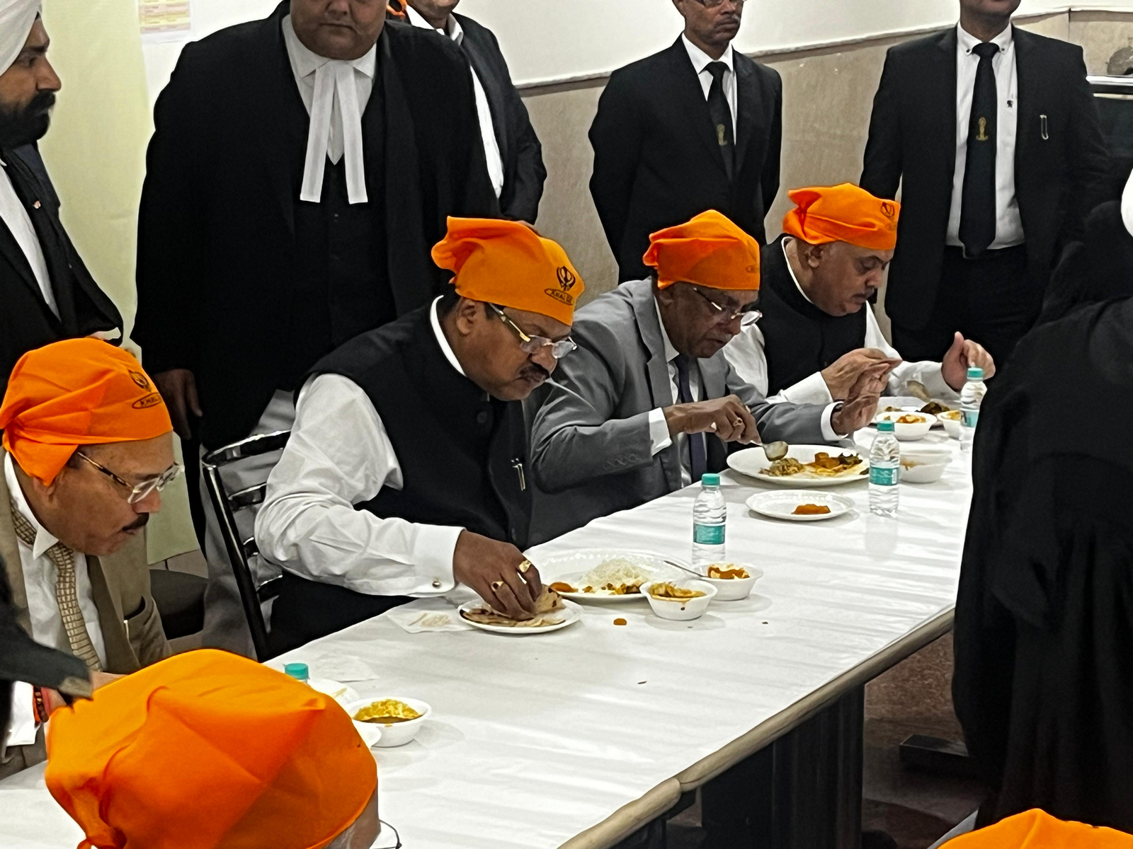  Chief Justice of India BR Gavai and other apex court judges participated in a community 'langar' at the Supreme Court (Photo/ANI)