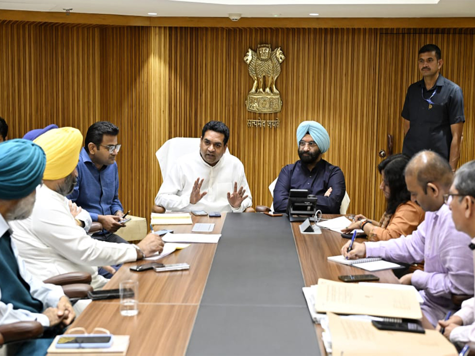 Kapil Mishra, Manjinder Singh Sirsa review Guru Tegh Bahadur Ji's 350th celebration plans. (Photo/Office of the Minister for Art, Culture & Language and Tourism)