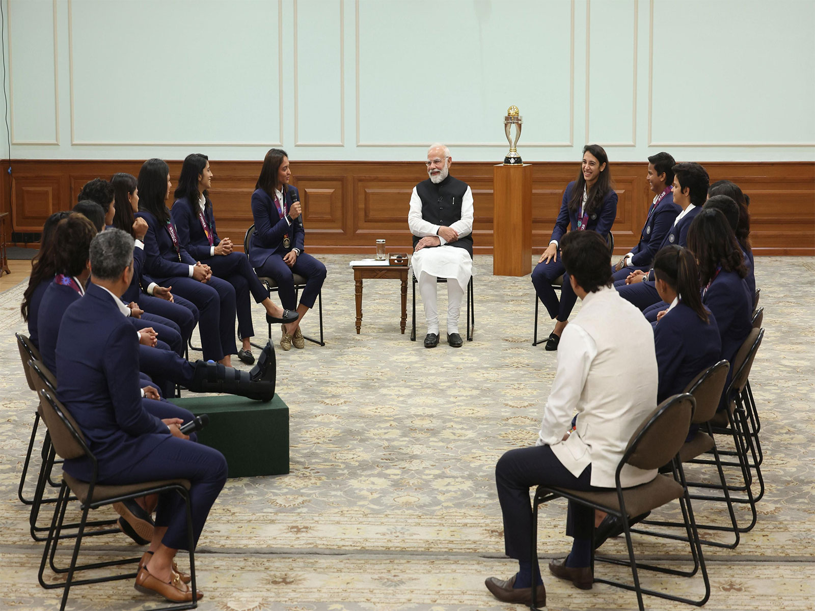 Narendra Modi with the victorious Indian team (Photo: ANI)
