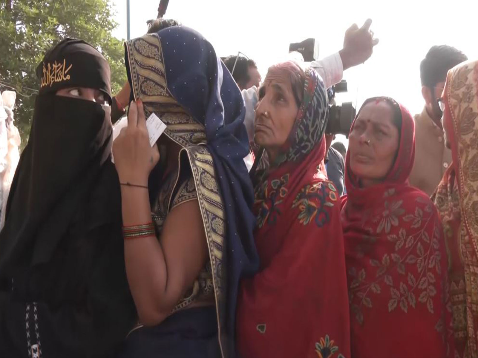 Women voters in Siwan's Pratappur village (Photo/ANI)