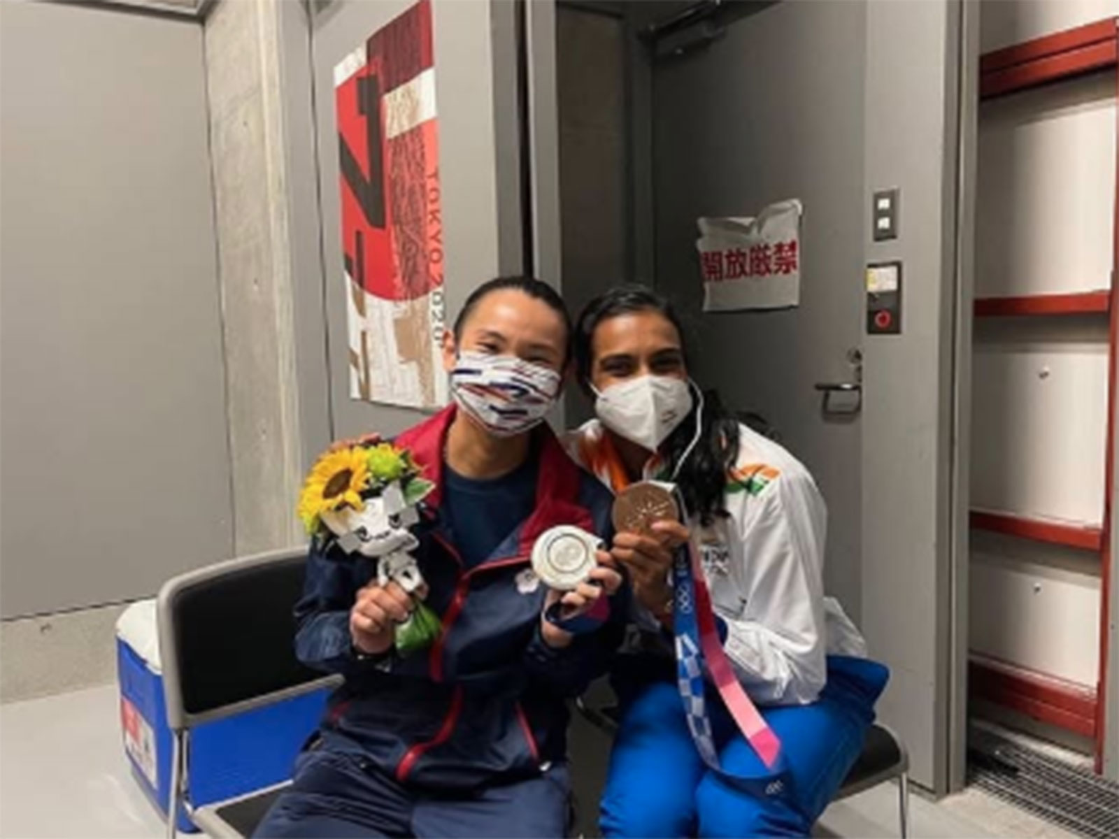 PV Sindhu with Tai Tzu Ying. (Photo: PV Sindhu Instagram)