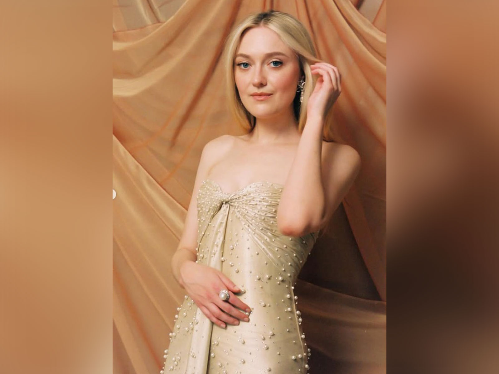Dakota Fanning (Image source: Instagram/ @dakotafanning)