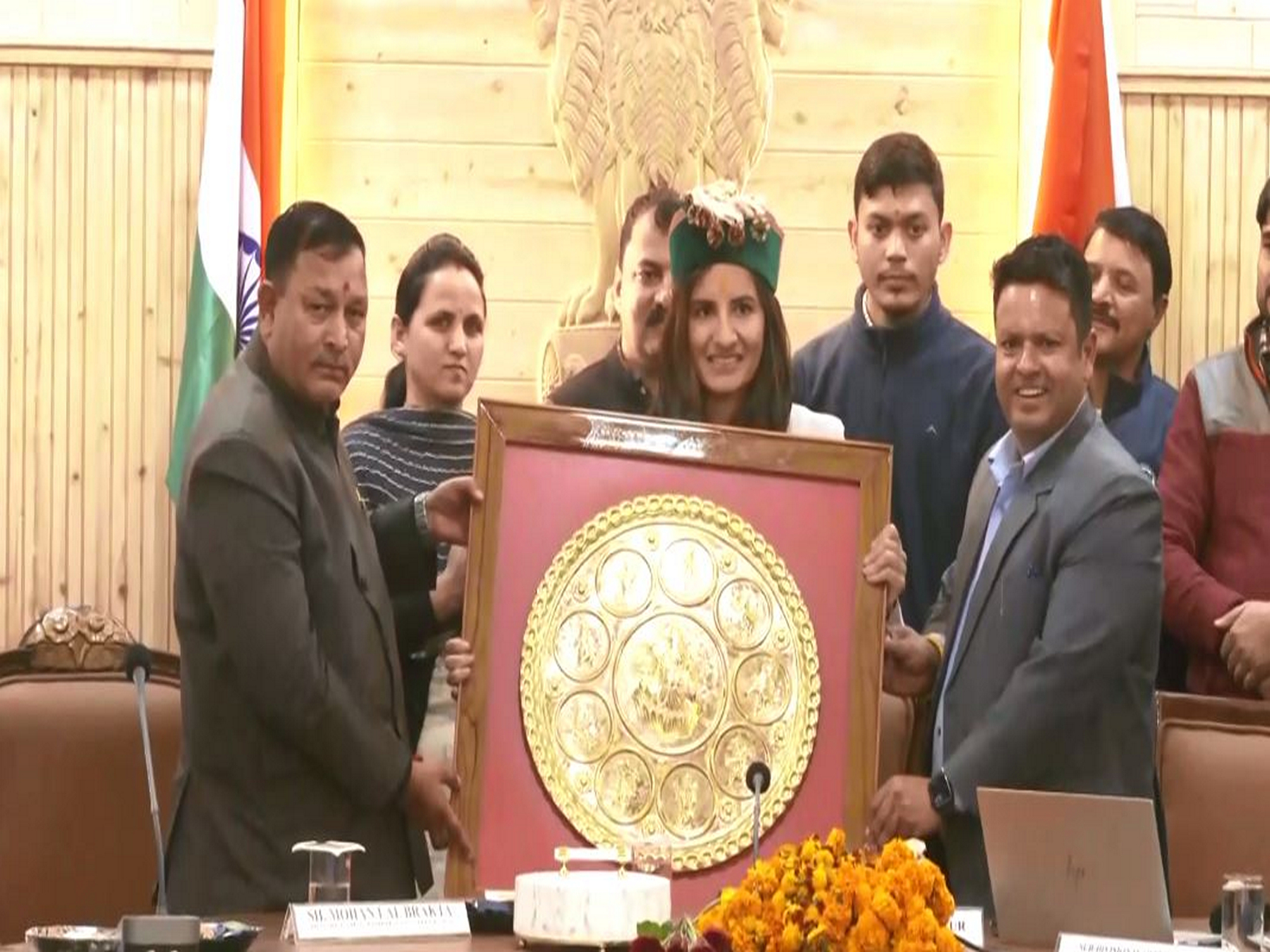 Renuka Thakur being felicitated (Photo: ANI)