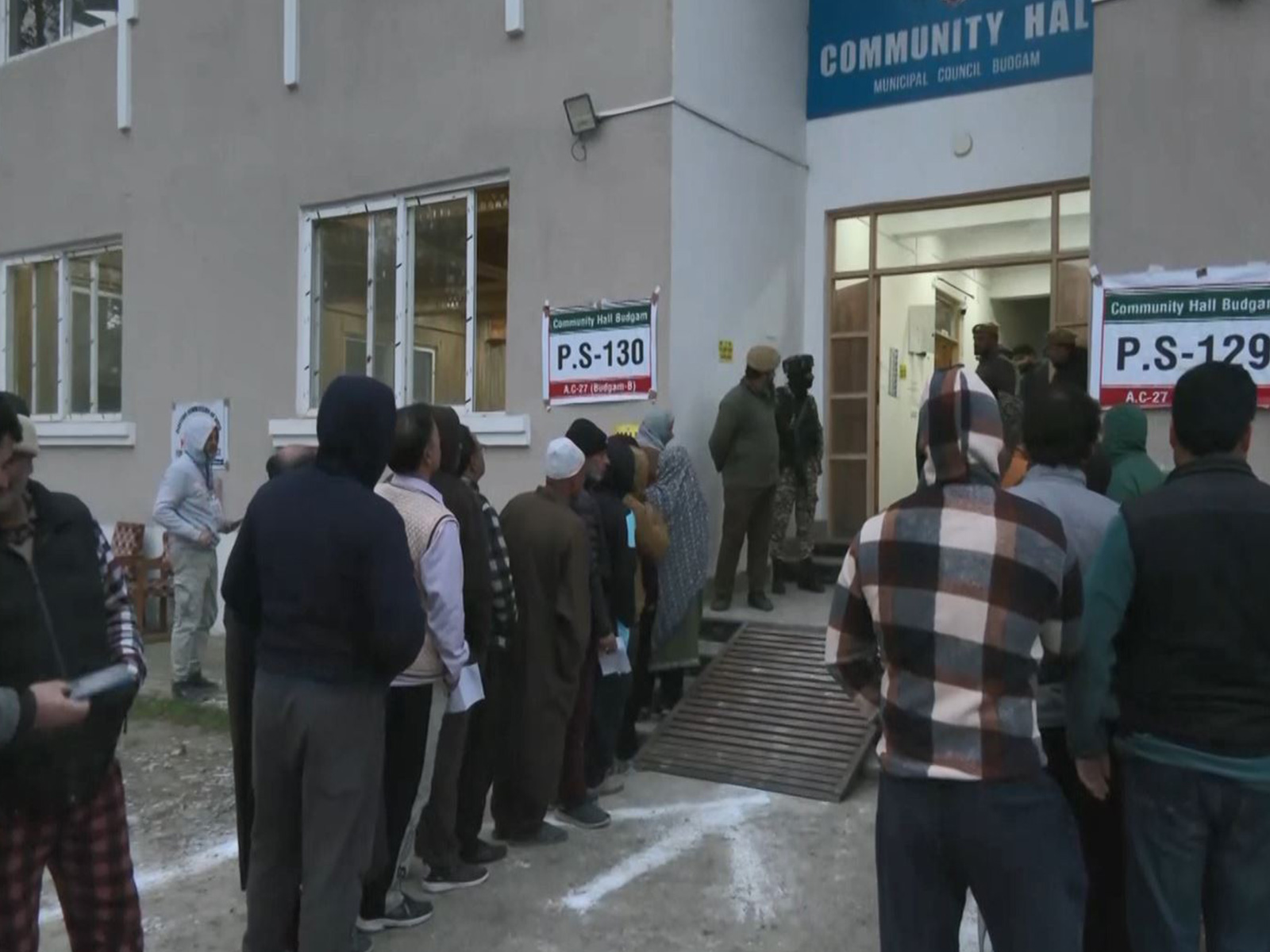 Voting underway in J-K's Budgam (Photo/ANI)